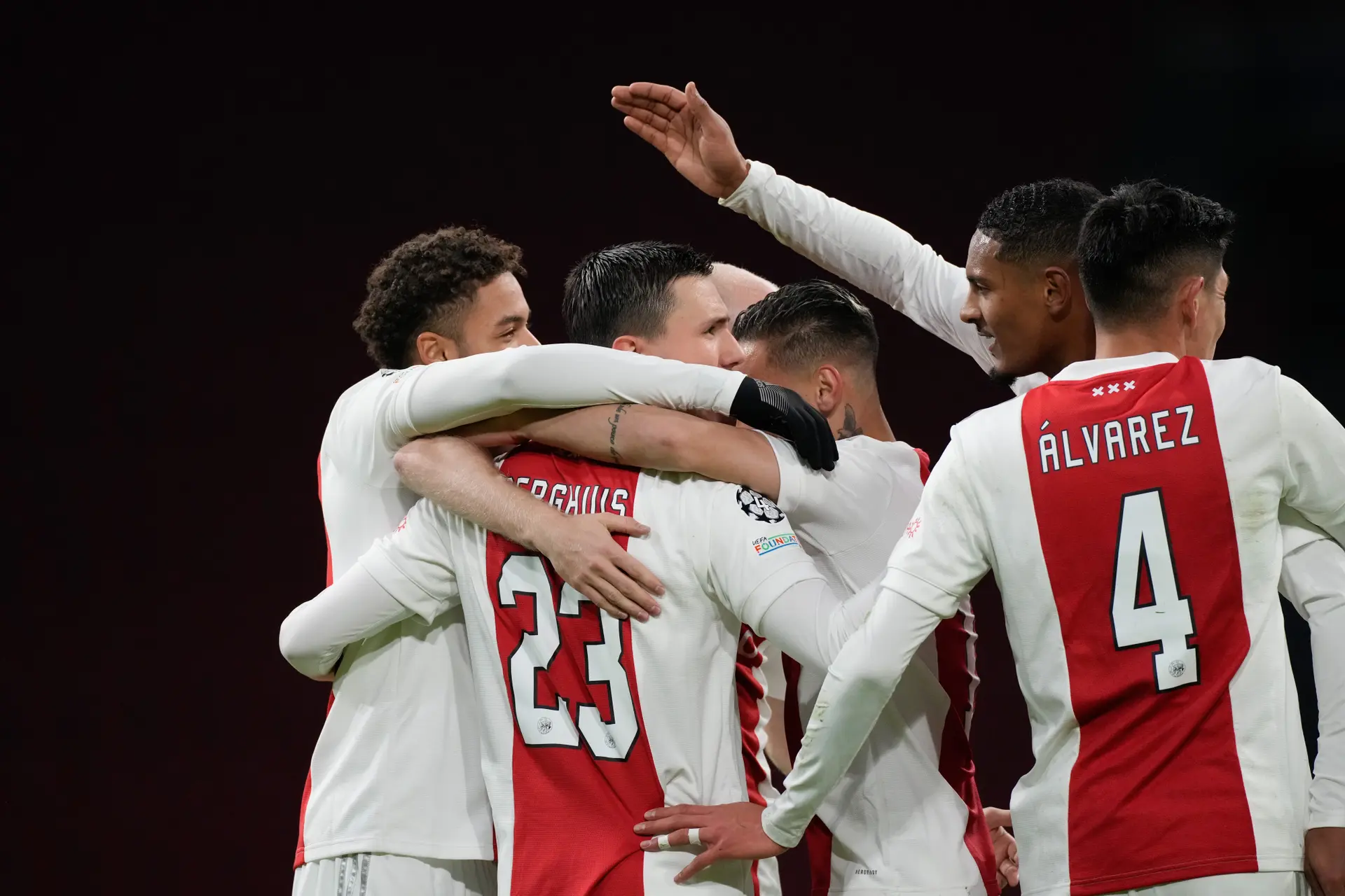 Ajax loot Benfica in achtste finales Champions League, speeldata bekend