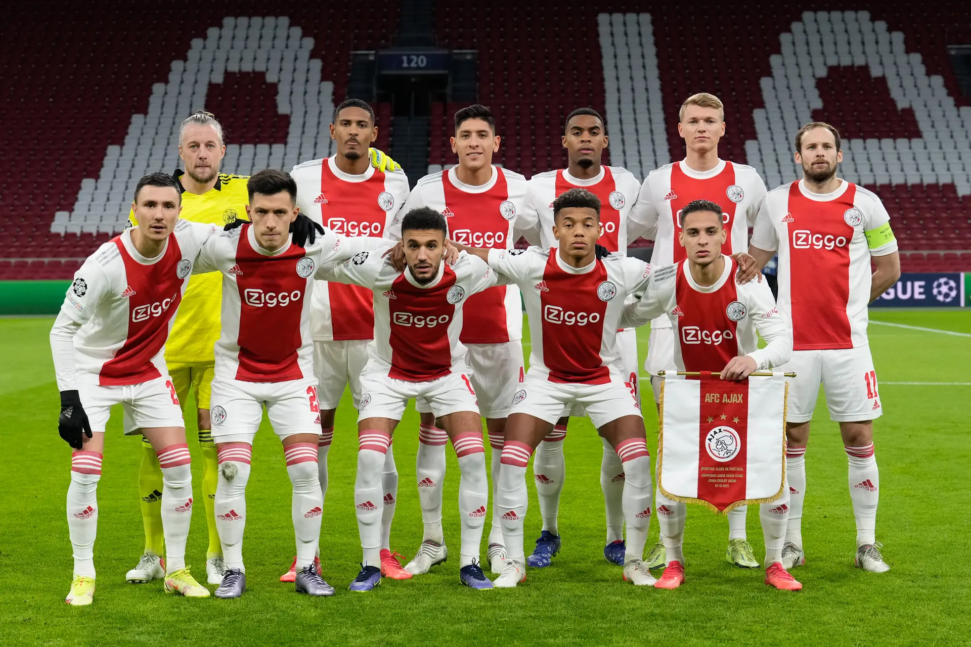 Ajax-hoofdsponsor Ziggo worstelt met affaire rond Overmars