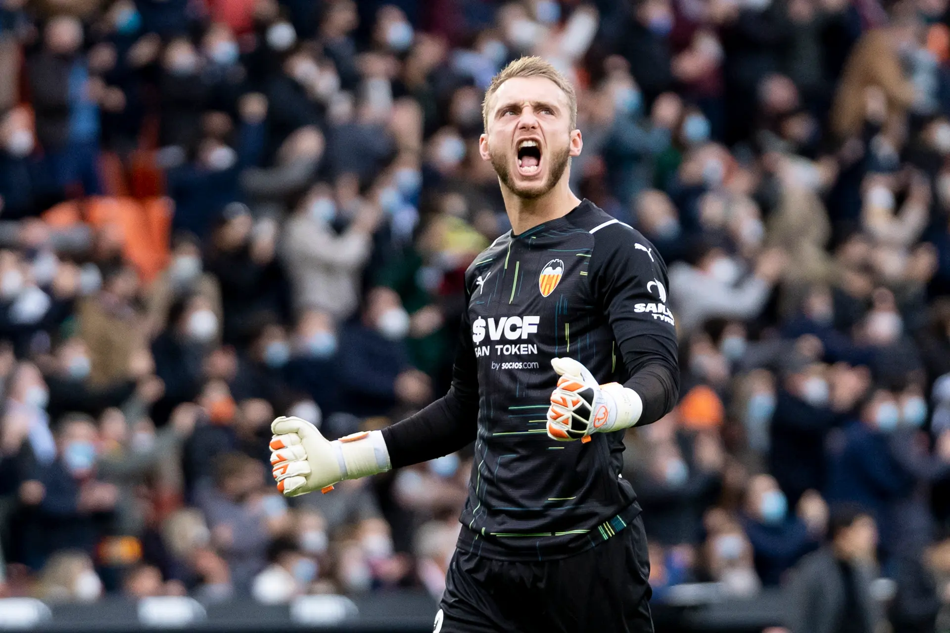 [Update II] 'Presentatie Cillessen uitgesteld; clubs onderhandelen nog over transfersom'