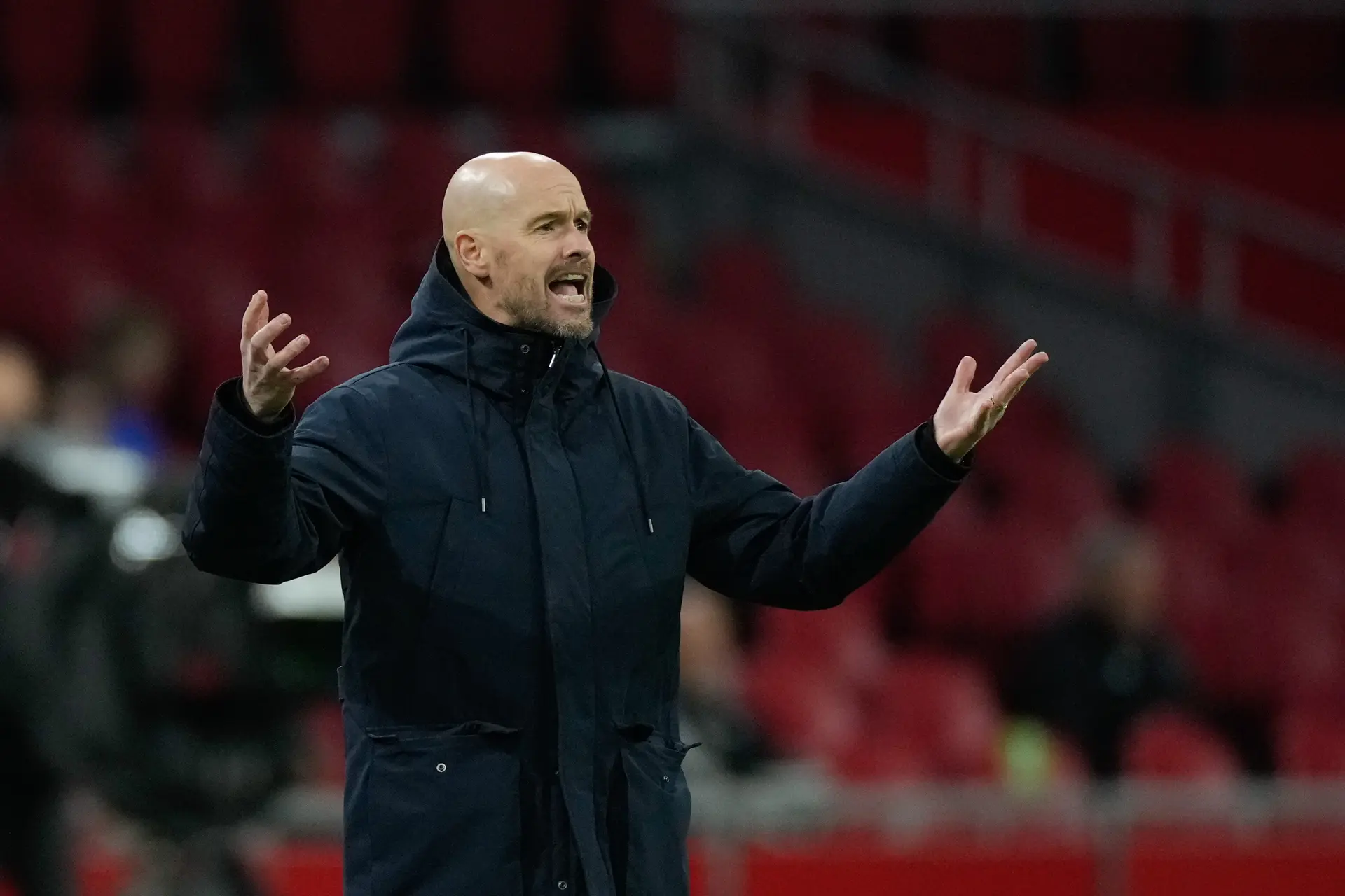 AD: ‘Ten Hag heeft geen haast met Manchester United’