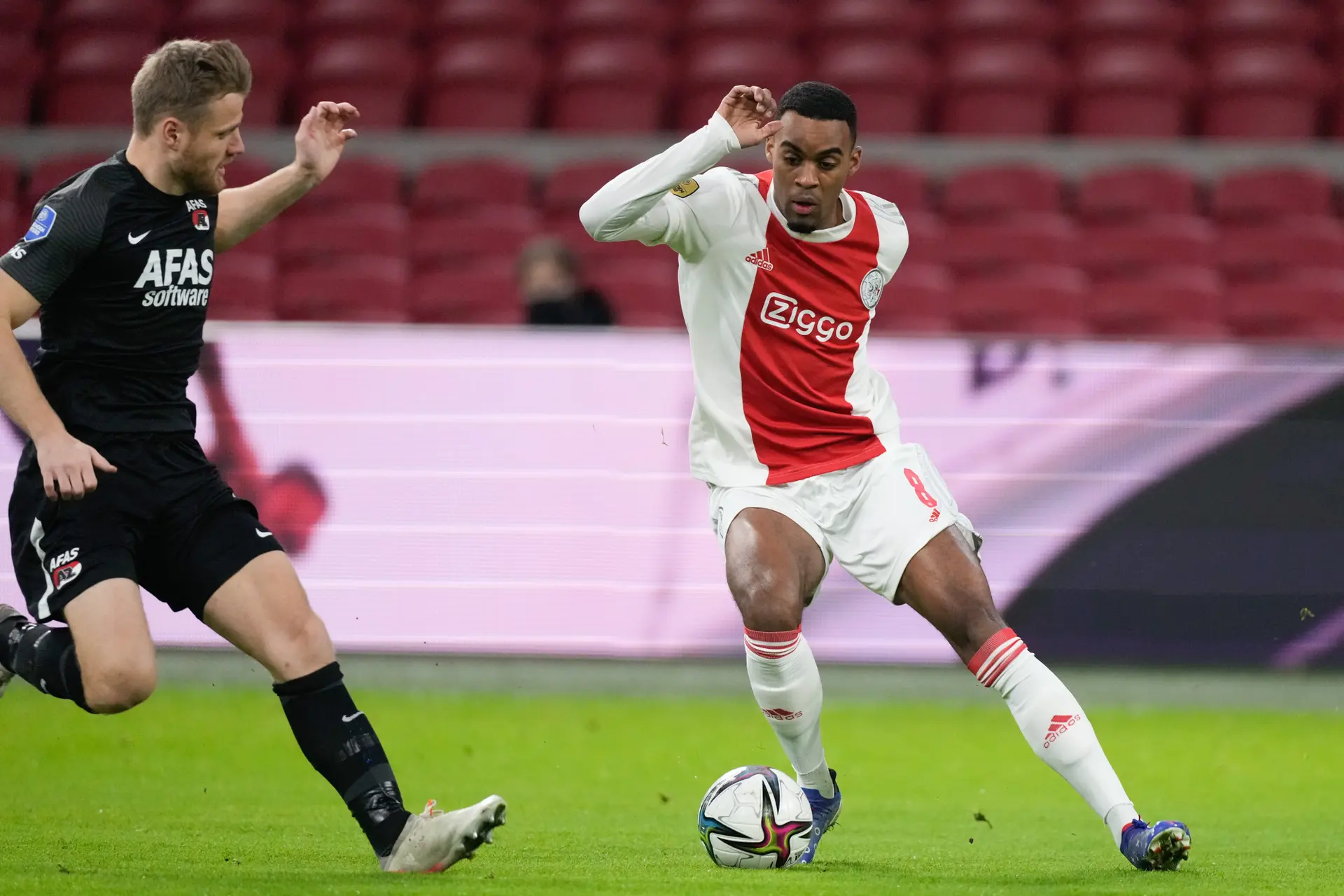 Verweij over 28 miljoen euro van Bayern München voor Gravenberch: 'Het is onzin'
