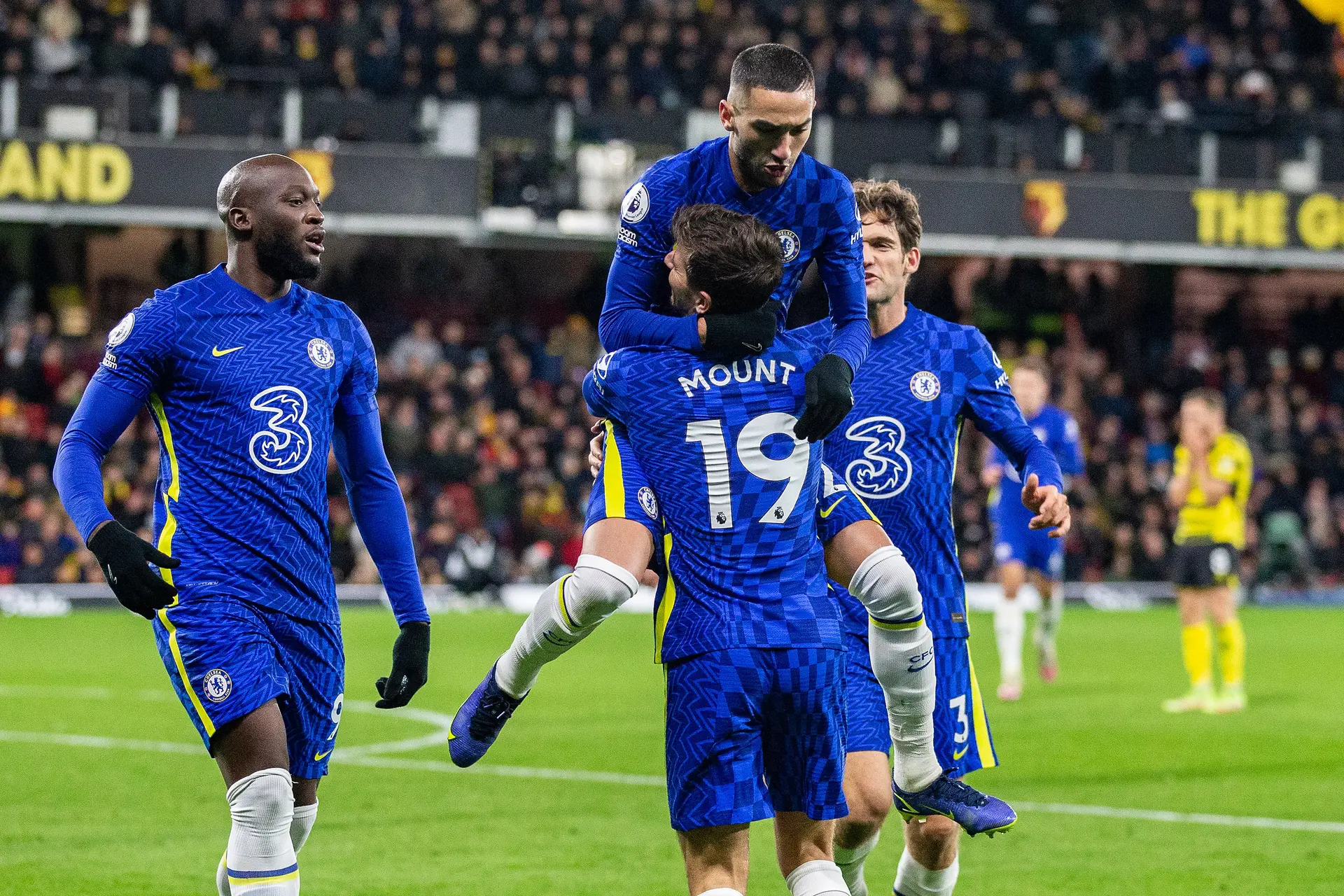 Naar verluidt: 'Ziyech door zaakwaarnemer aangeboden bij FC Barcelona'