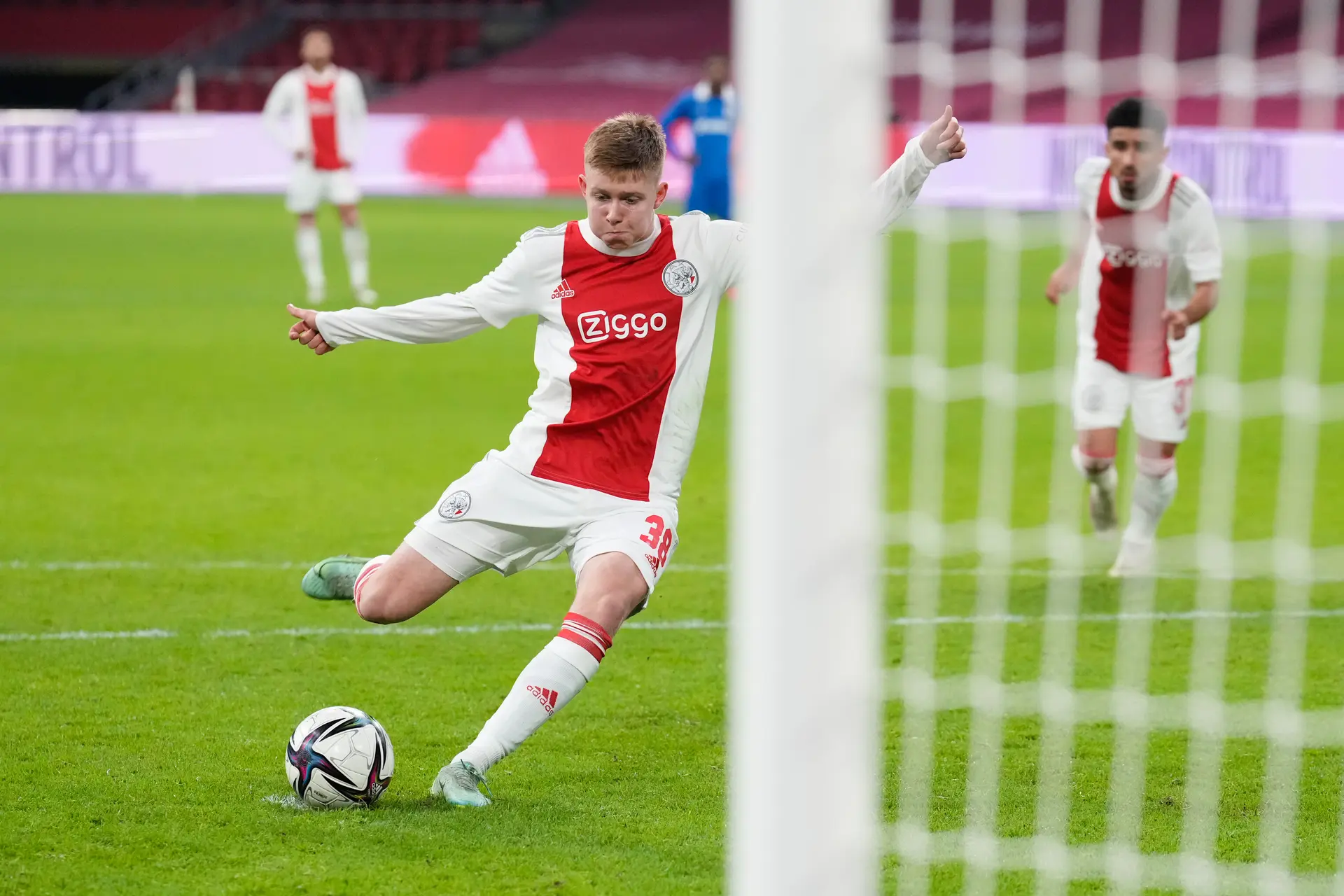 Hlynsson verlengt contract bij Ajax tot medio 2026