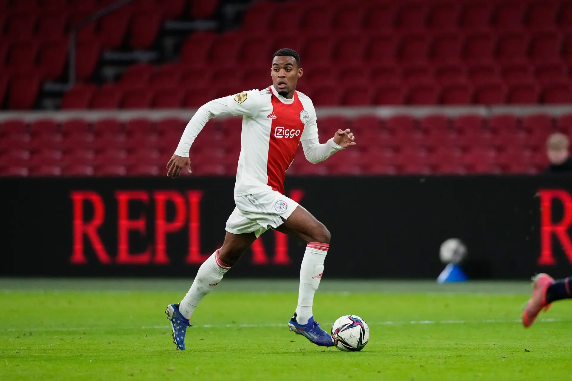 Gravenberch maakte grote indruk op Hansen: 'Noem hem altijd de nieuwe Pogba'