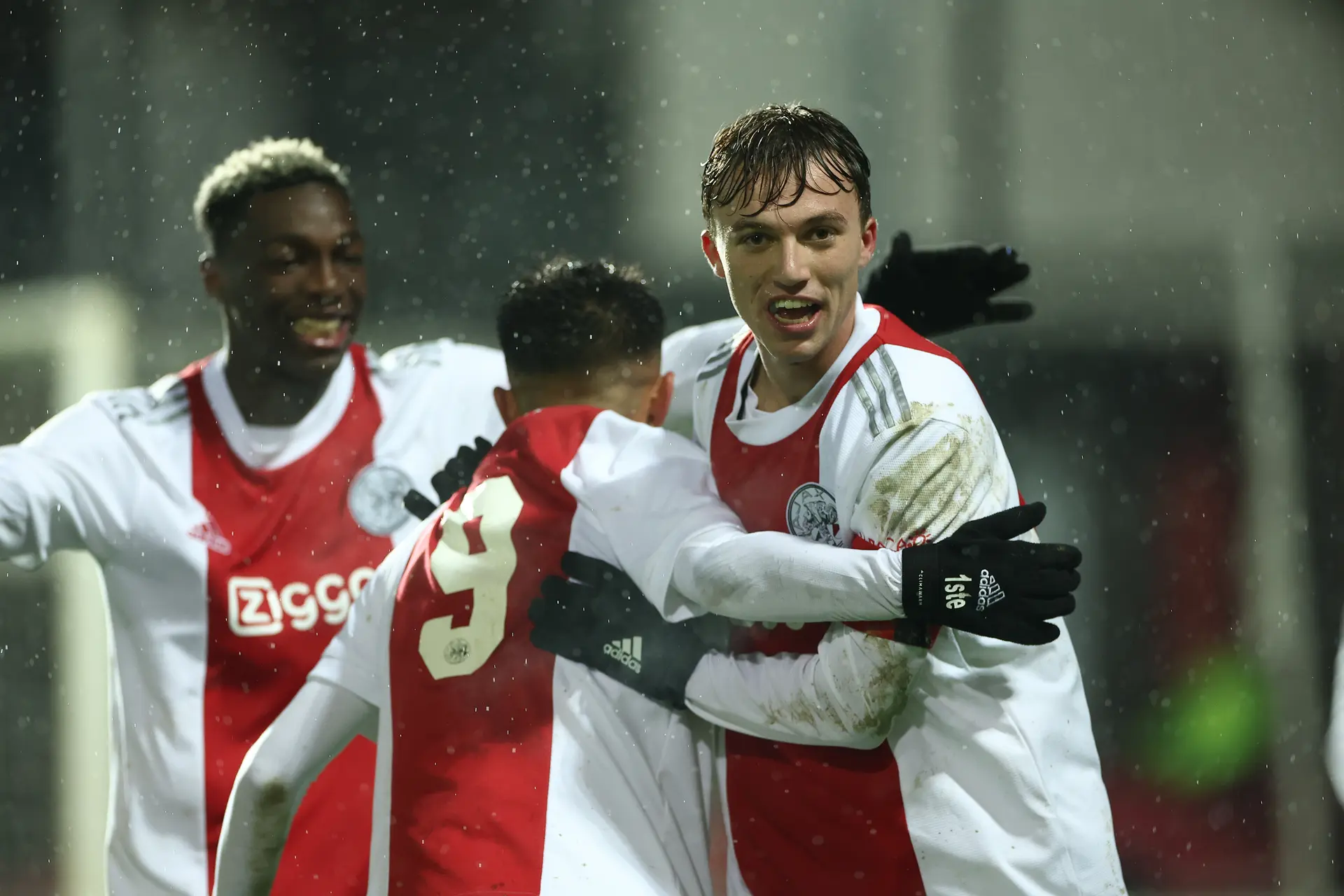Your Regeer Naci Ünüvar Jong Ajax
