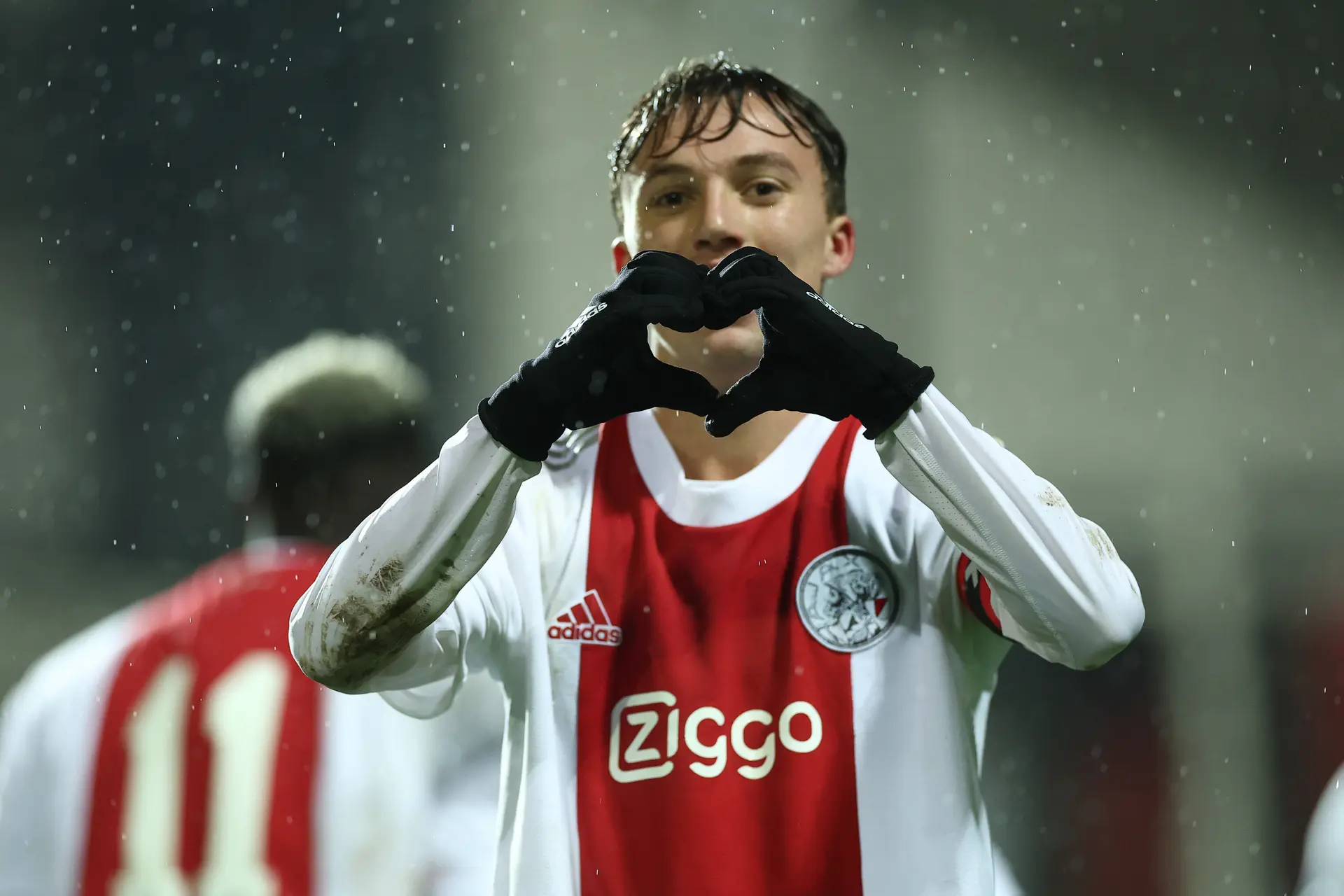 Regeer verlengt contract bij Ajax tot de zomer van 2025