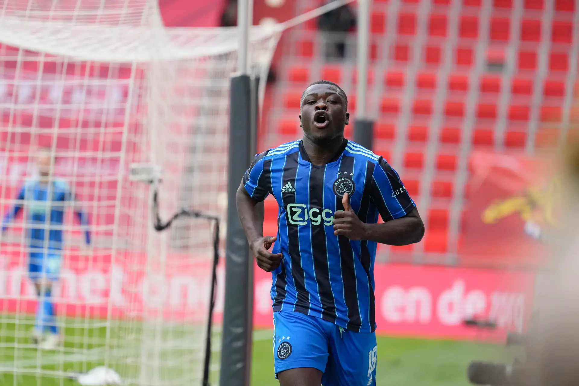 Brobbey spreekt zich uit: 'Zou geweldig zijn als Ajax mij kan terugkopen'