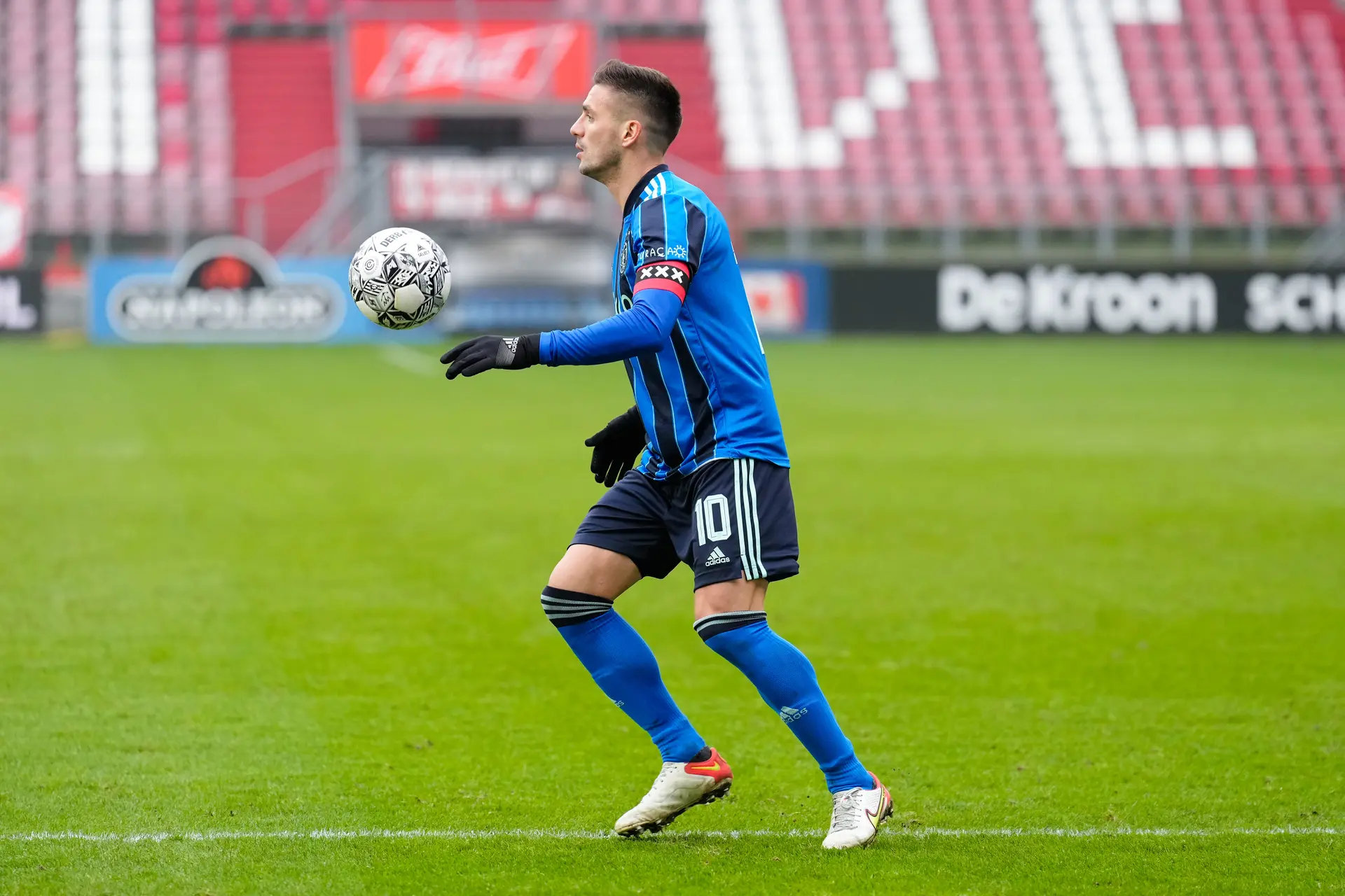 Tadić looft Brobbey: 'Hij weet waar de bal is en waar hij moet lopen'