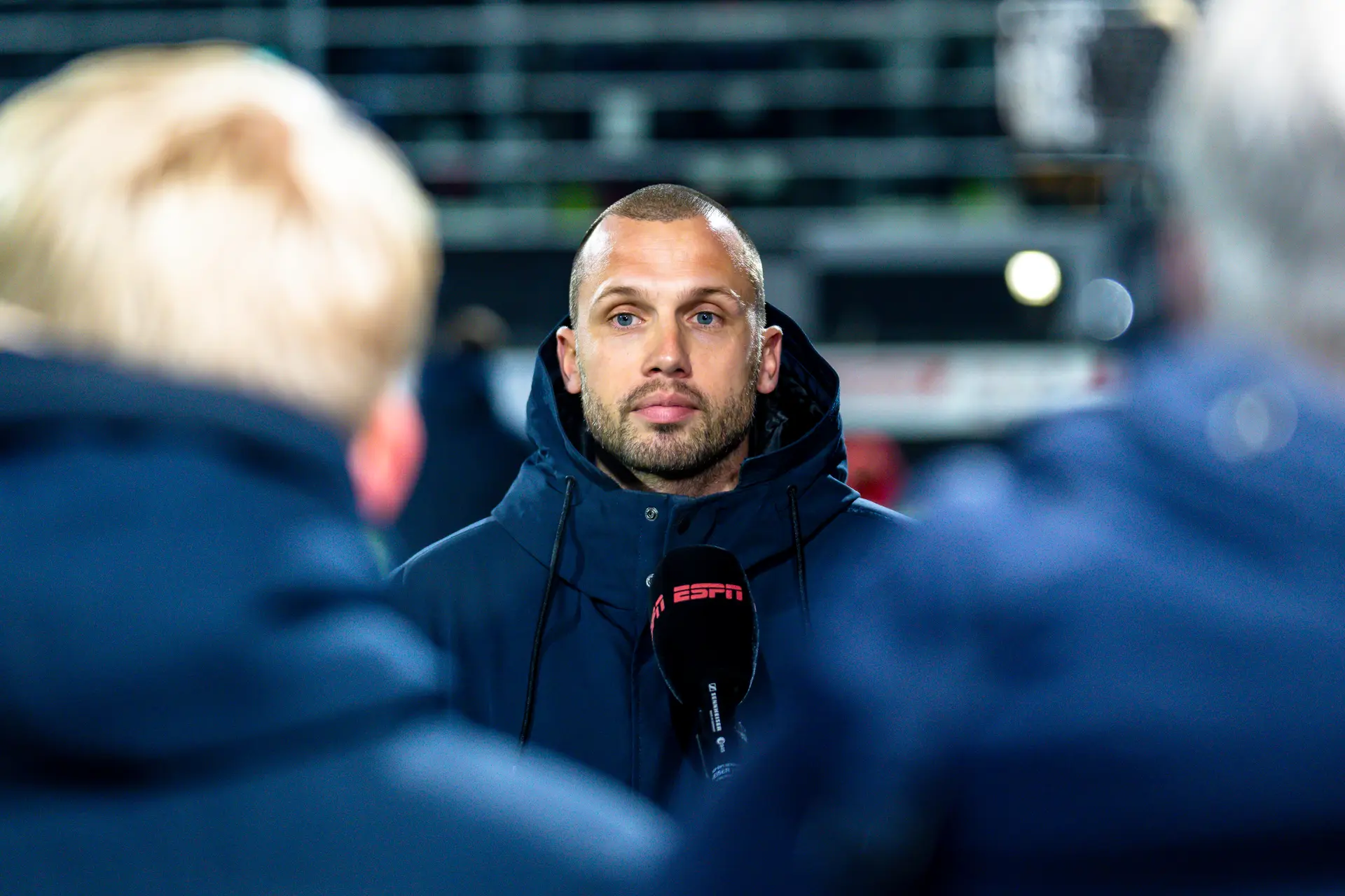 Gullit hoopt dat Heitinga slaagt bij Ajax: 'Hij moet groep voor zich weten te winnen'