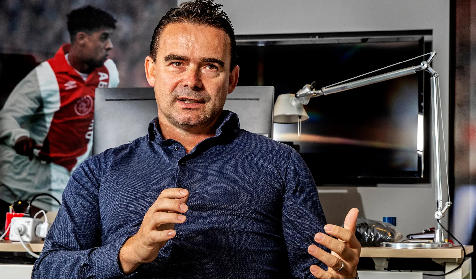 Overmars dient 'tekenbonus' van 1,25 miljoen euro terug te betalen aan Ajax