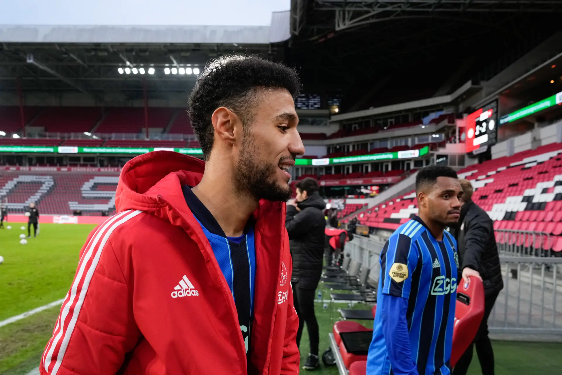 Mazraoui zet in op buitenlands avontuur: 'Ik ben transfervrij, dat is een feit'