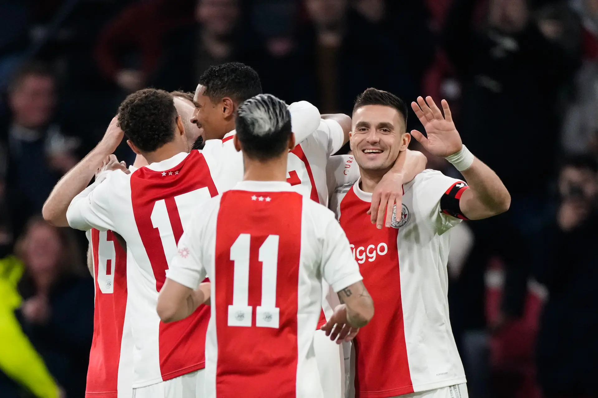 Ajax' nieuwe directeur voetbalzaken heeft direct flink takenpakket liggen