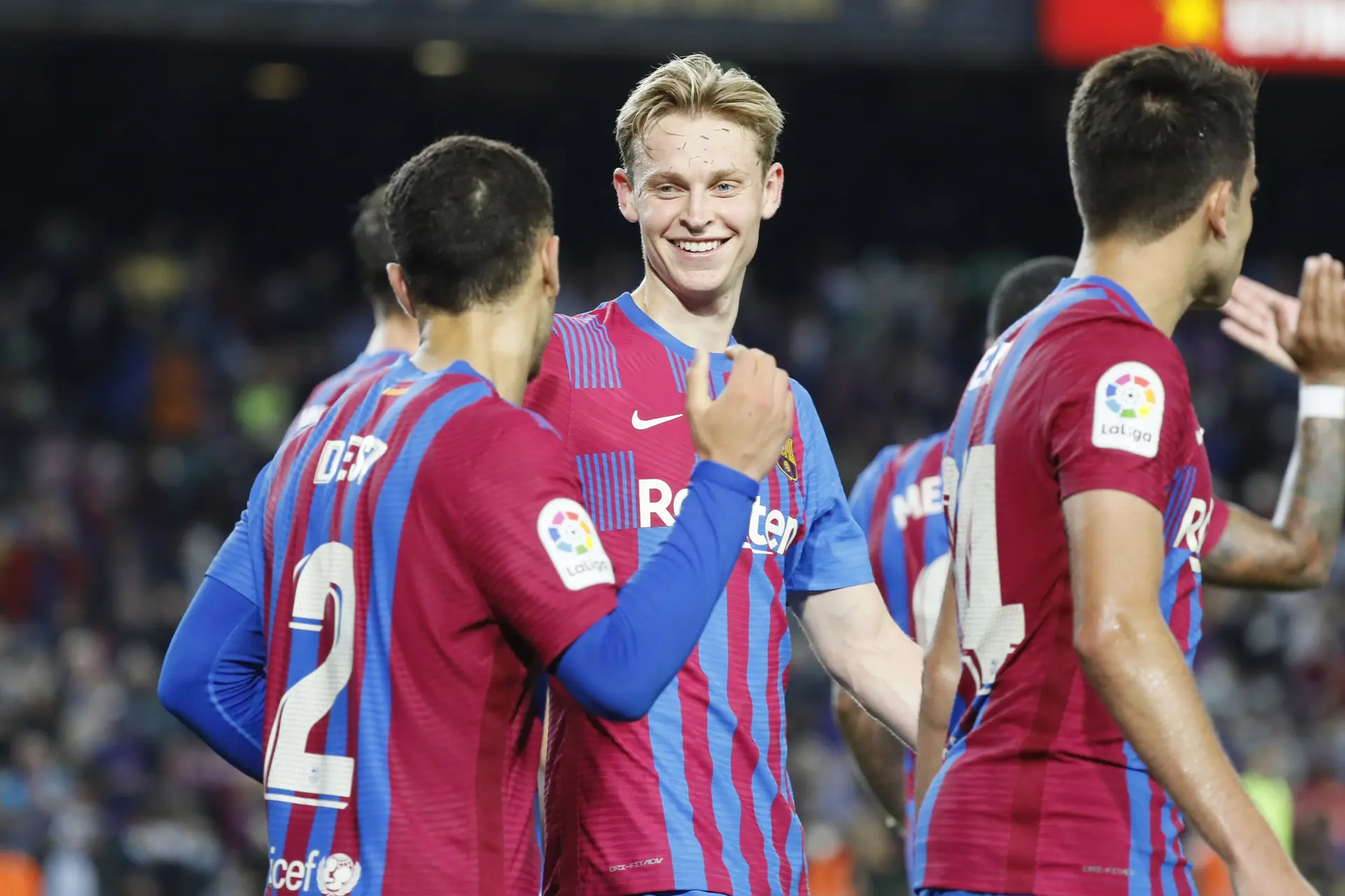 De Jong gaat in op ManU-geruchten: 'Het liefst blijf ik bij mijn droomclub FC Barcelona'