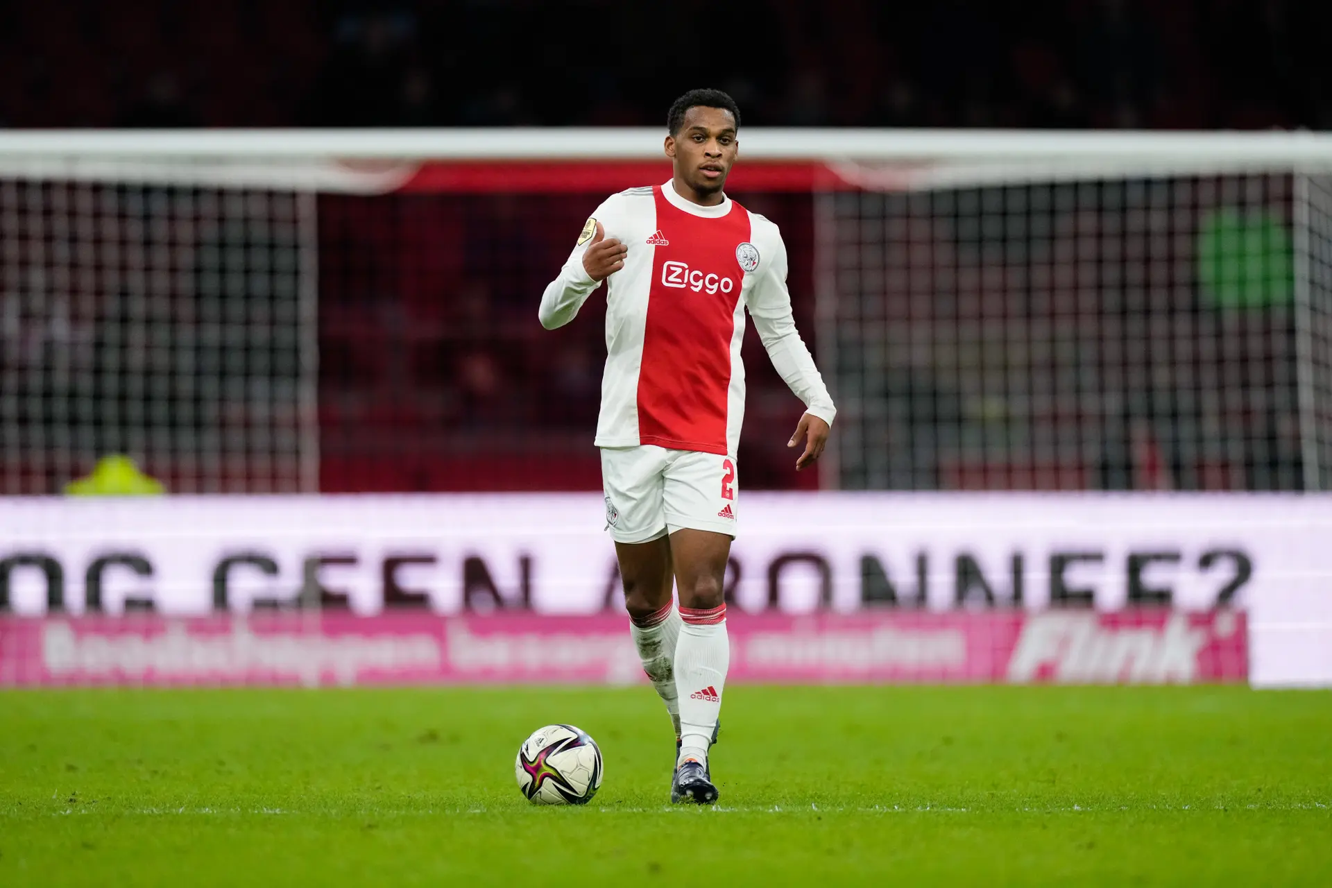 Telegraaf: 'Management van Timber gespot bij internationaal kantoor Manchester United'