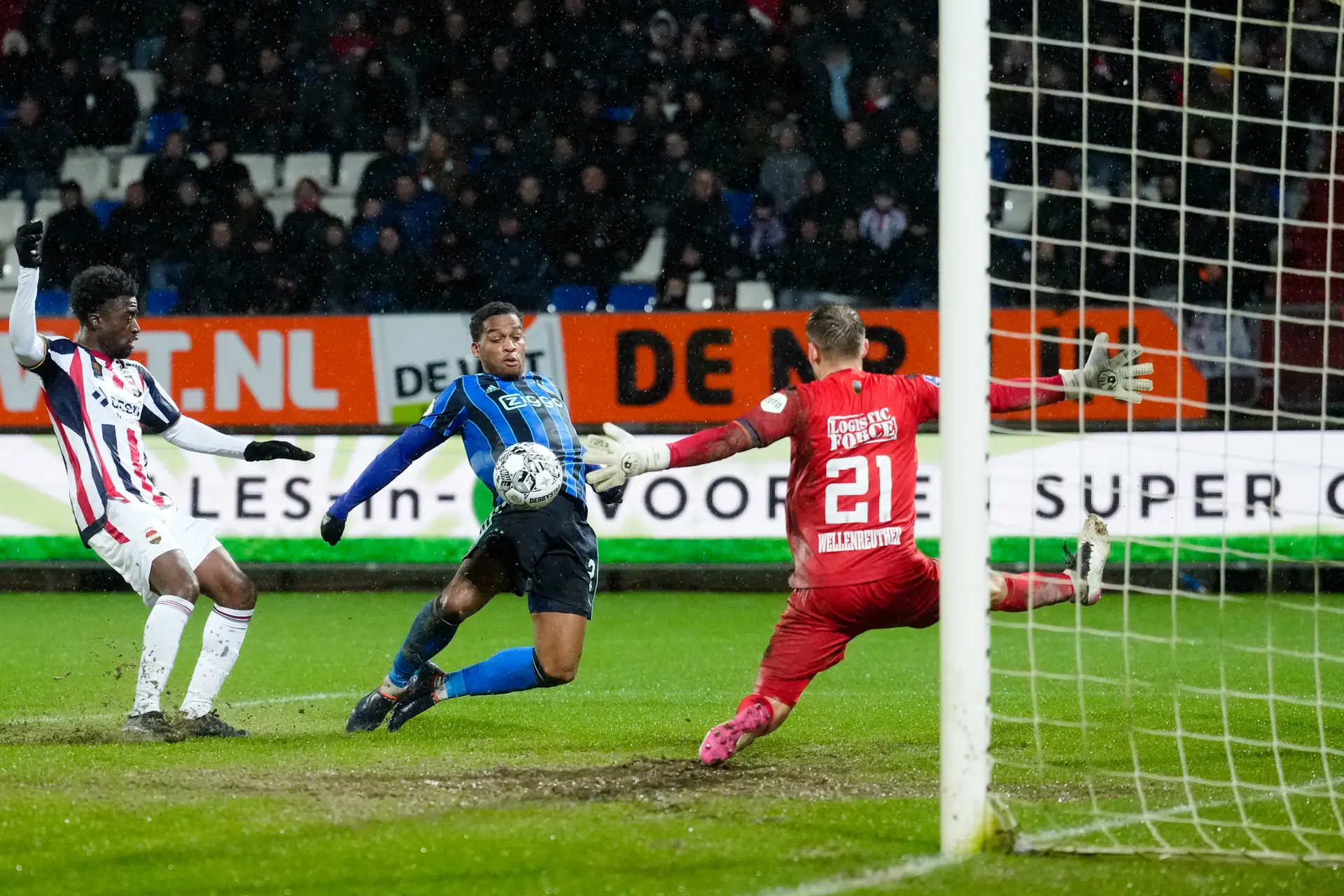 Timber ziet Ajax nu wel moeizame wedstrijd winnen: 'Mentaliteit was nu echt anders'