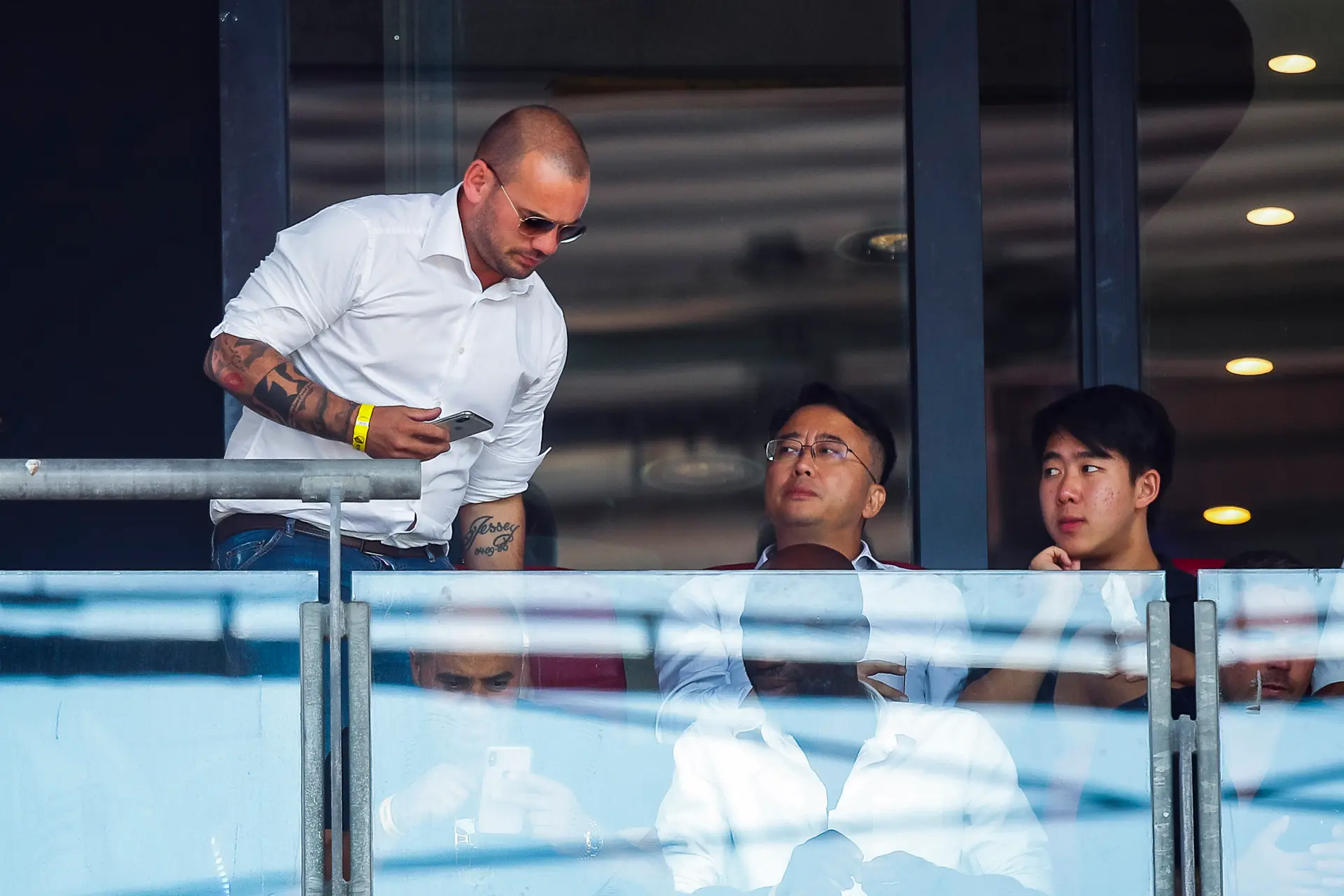 Derksen concludeert: 'Misschien willen ze Sneijder niet hebben bij Ajax'