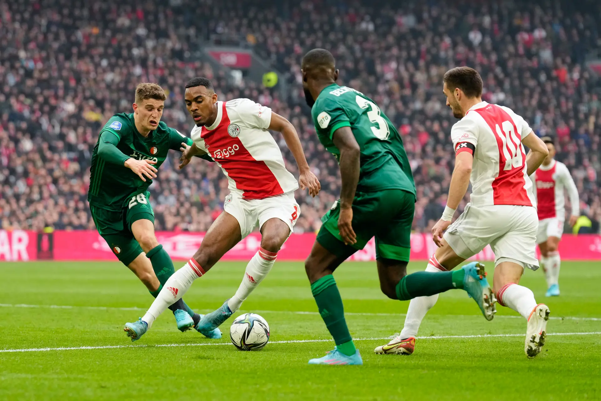 gravenberch ajax feyenoord 2122
