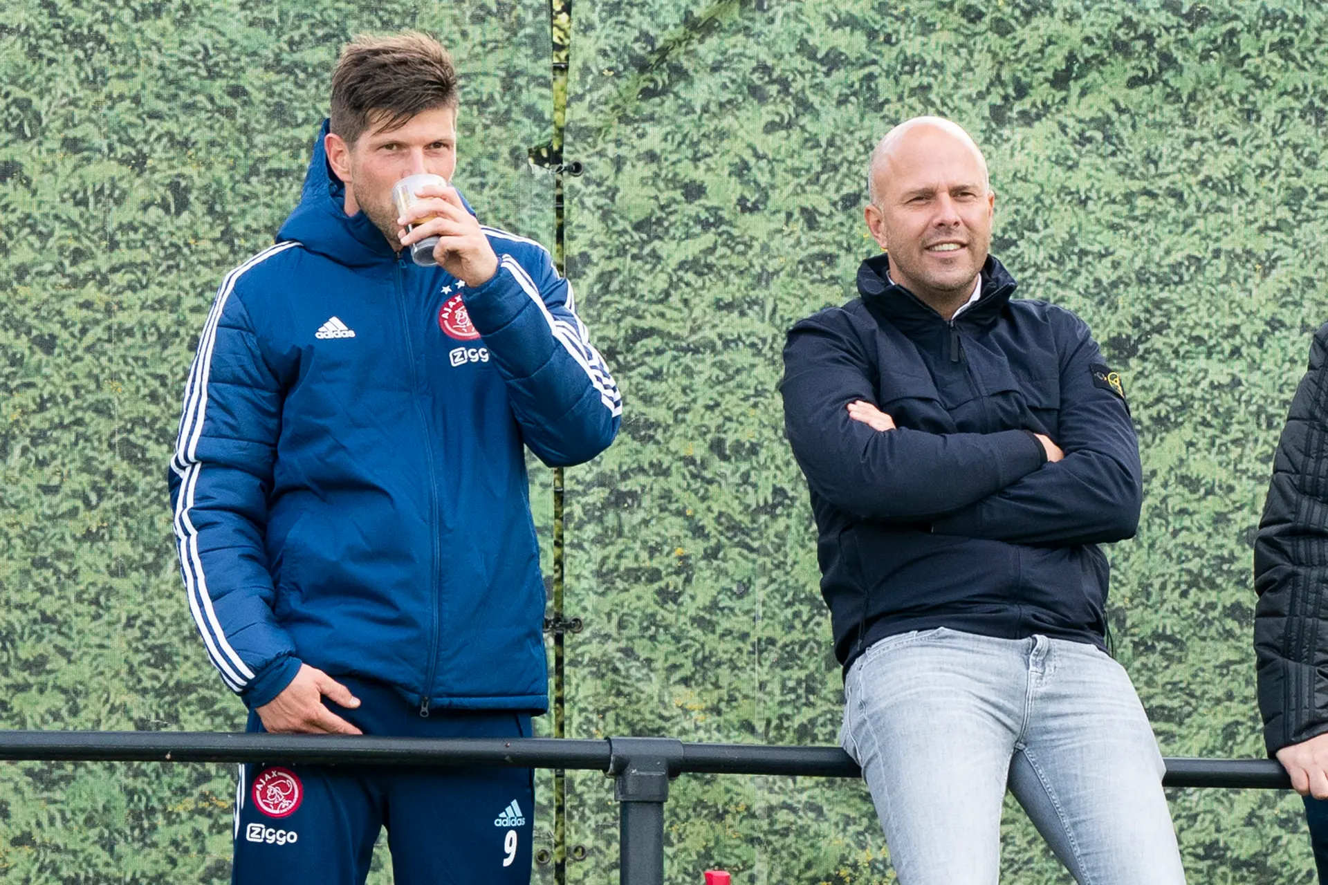 Van der Gijp: ‘Waren binnen Ajax veel stemmen voor om afkoopsom Slot te betalen’
