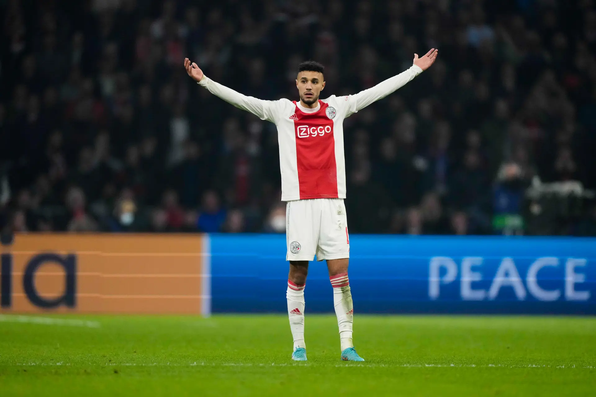 mazraoui ajax benfica 2122
