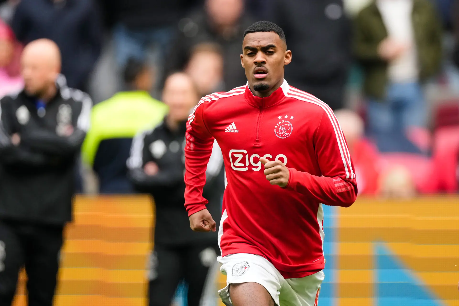 Gravenberch op drempel van transfer naar Bayern: 'Wat is jong als je al zoveel gespeeld hebt?'