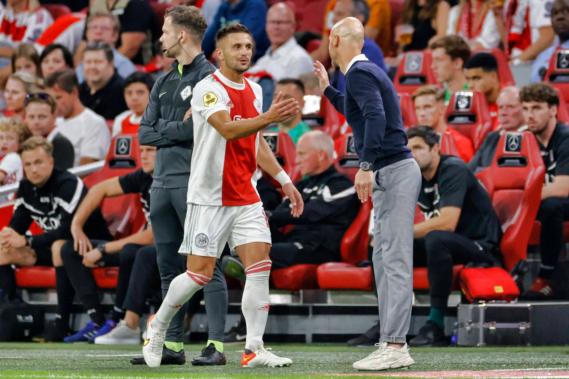 Ten Hag las uitspraken Tadić over Overmars: 'Vervelend dat het op deze manier naar buiten komt'