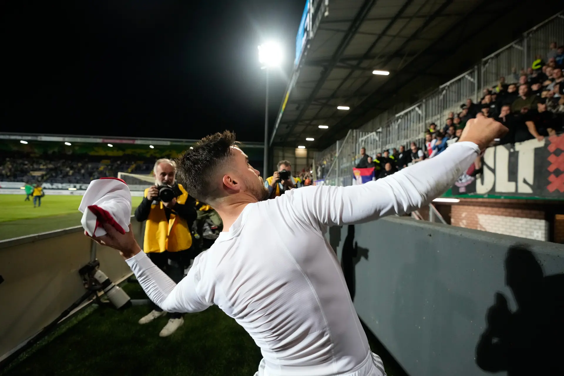 Tagliafico geniet van de Ajax-fans: 'Soms vraag ik me af: waarom krijg ik zoveel liefde?'