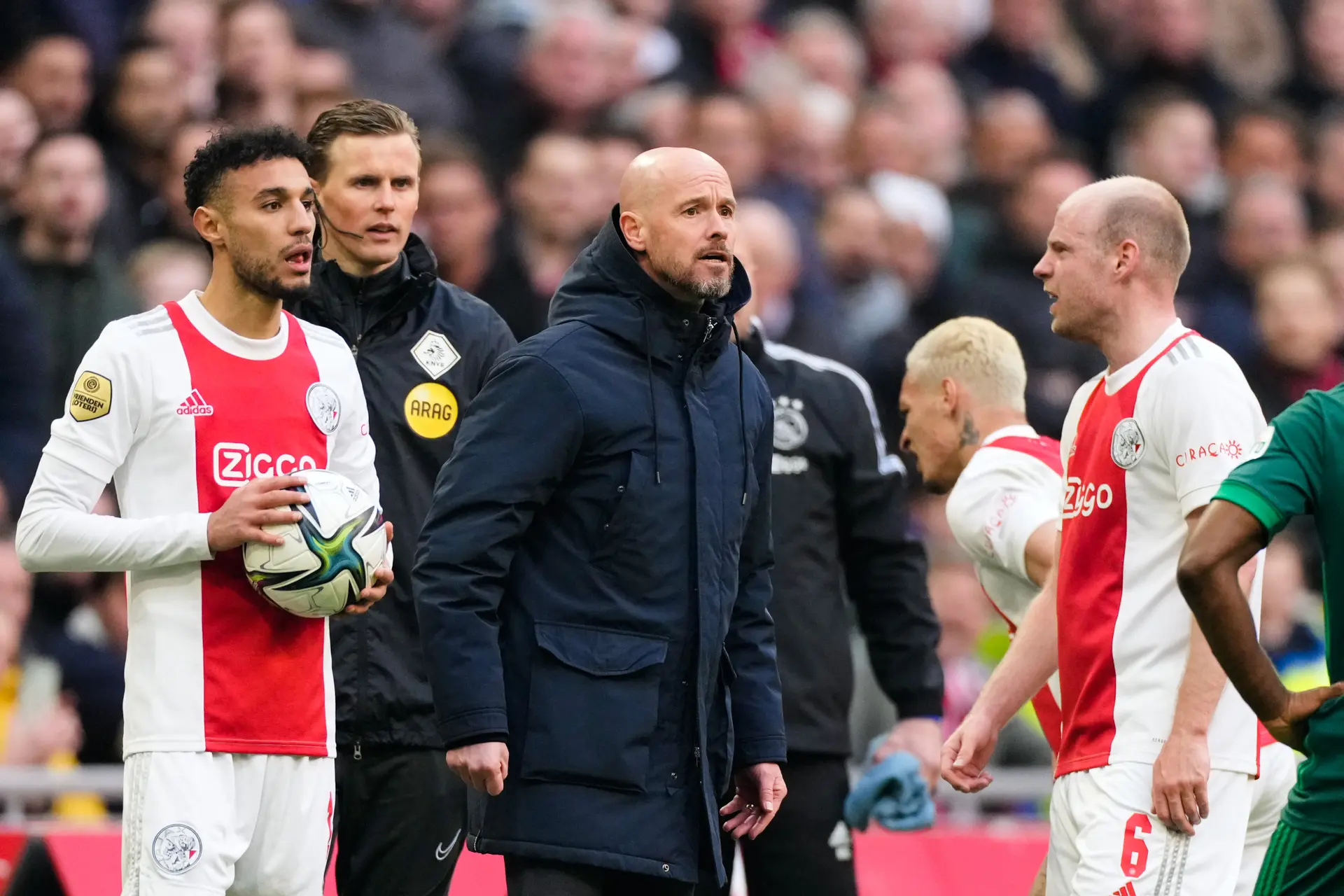 Hamstra hoopt op aanblijven Ten Hag: 'Duidelijk dat Erik heel belangrijk is voor Ajax'