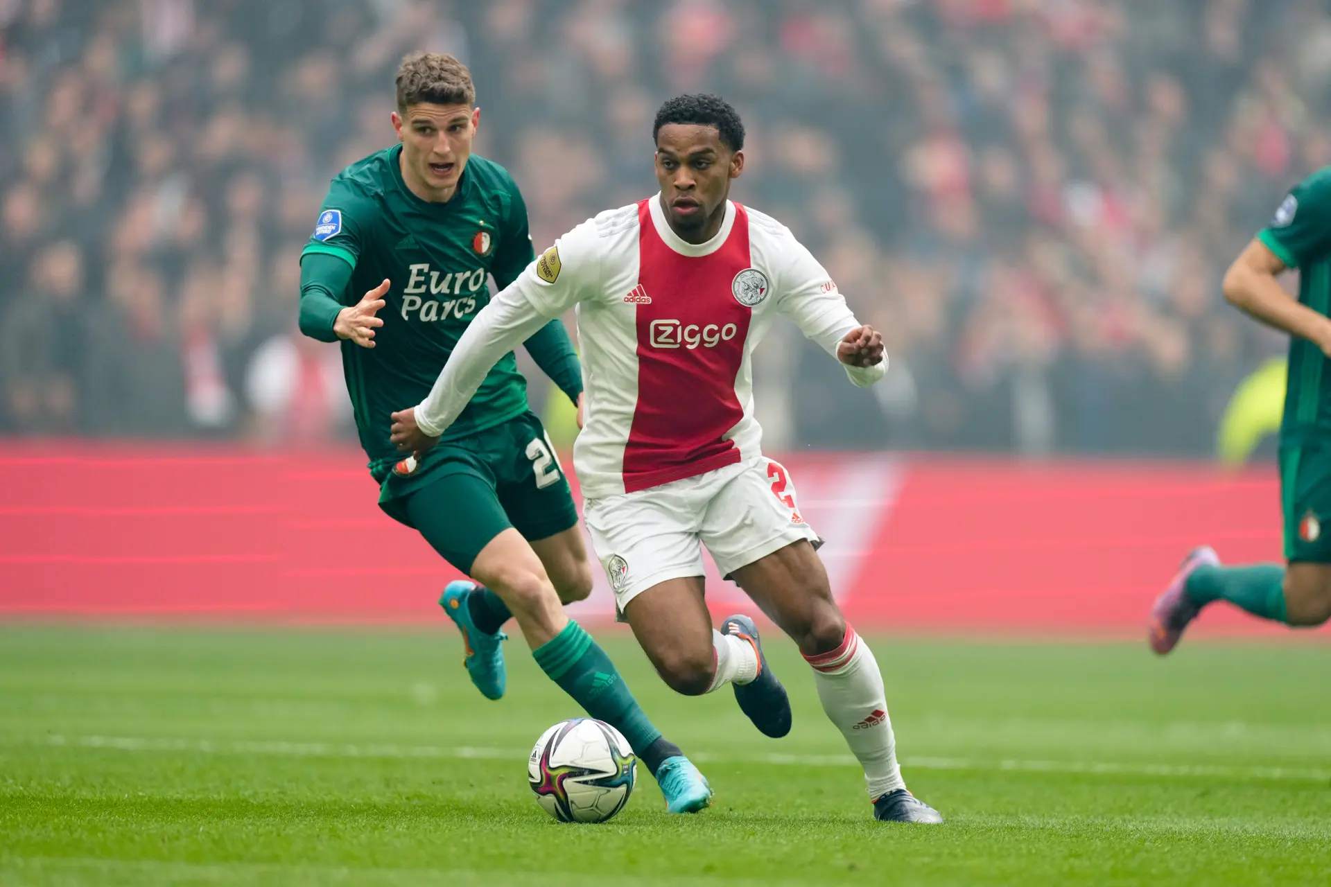 'Timber stelt Ten Hag teleur en kiest voor extra jaar Ajax'