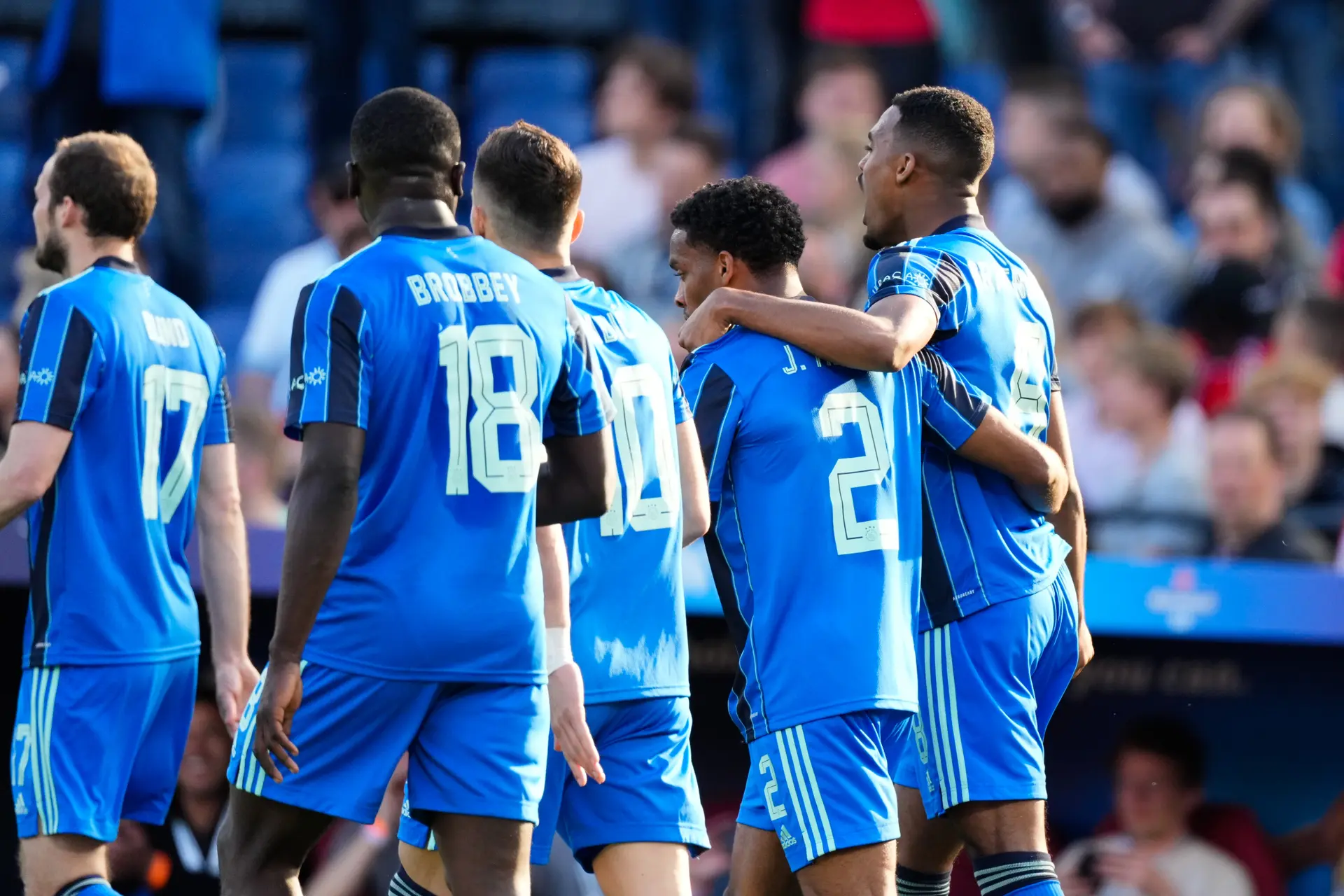 NB: 'Dit was, ondanks de nederlaag, Ajax' beste wedstrijd van de afgelopen weken'