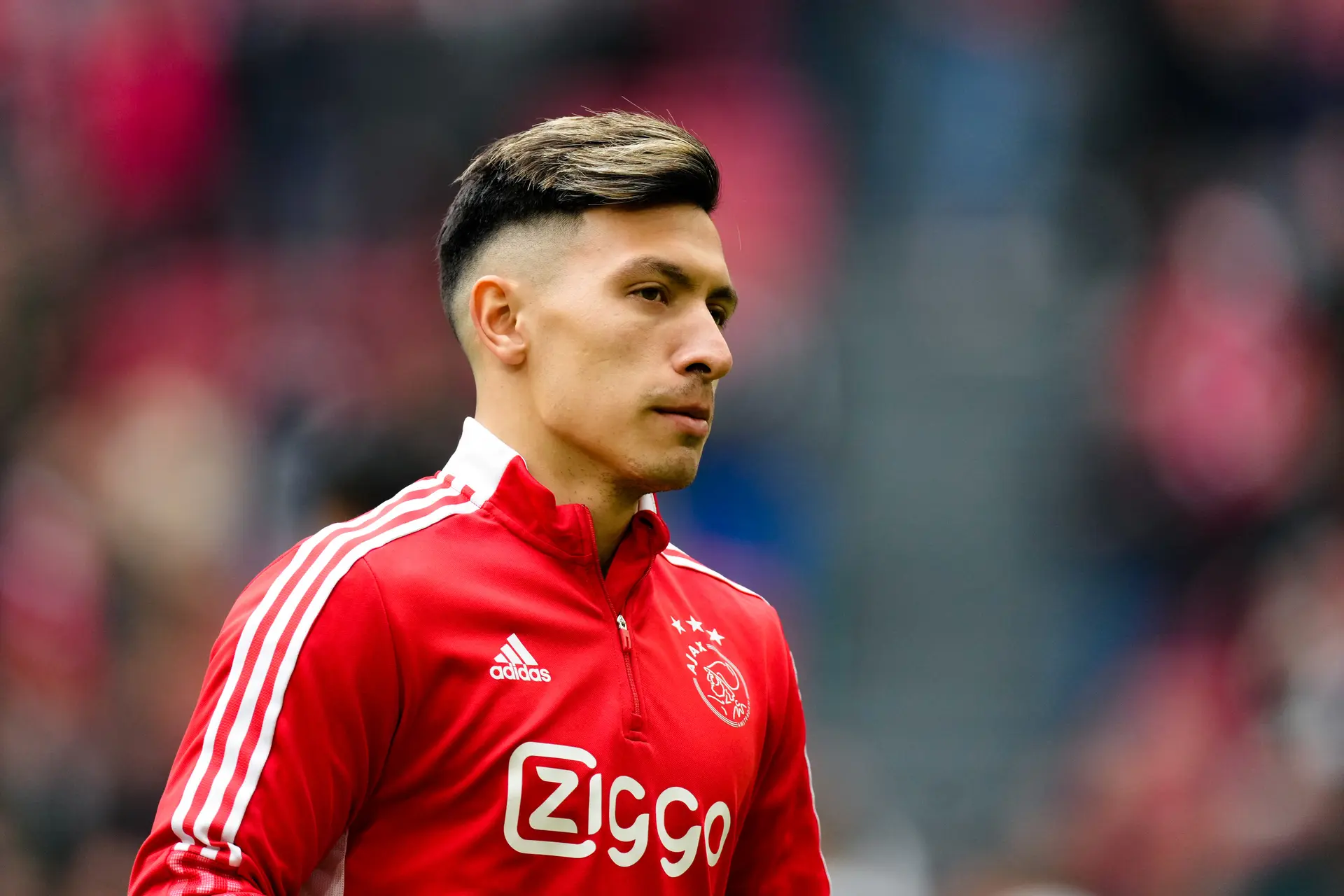 'Ajax wijst eerste miljoenenbod van Arsenal op Martínez af; Argentijn ziet overstap zitten'