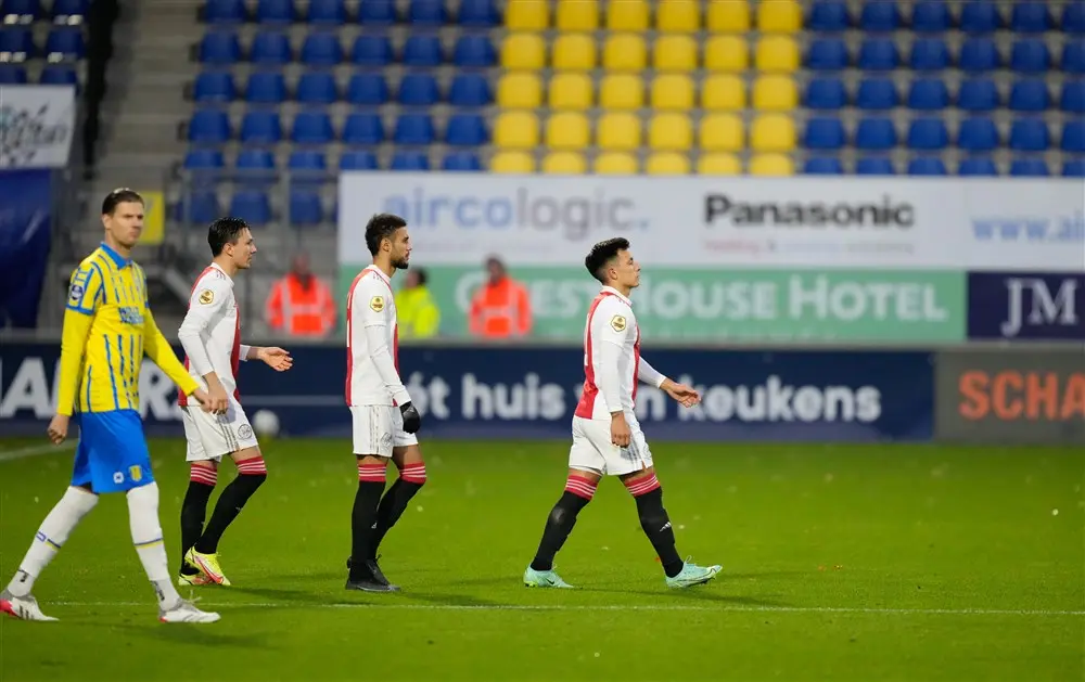 Ajax kan in bekerfinale tegen PSV beschikken over Martínez en Mazraoui