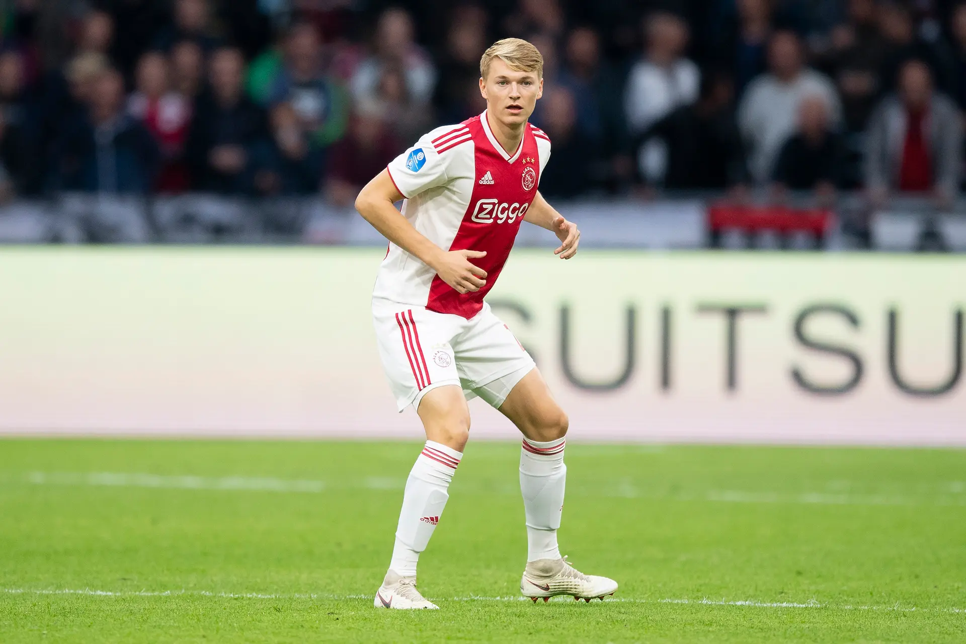 Schuurs kijkt terug op Eredivisiedebuut voor Ajax: 'Dan sta je daar weer als kleine jongen'