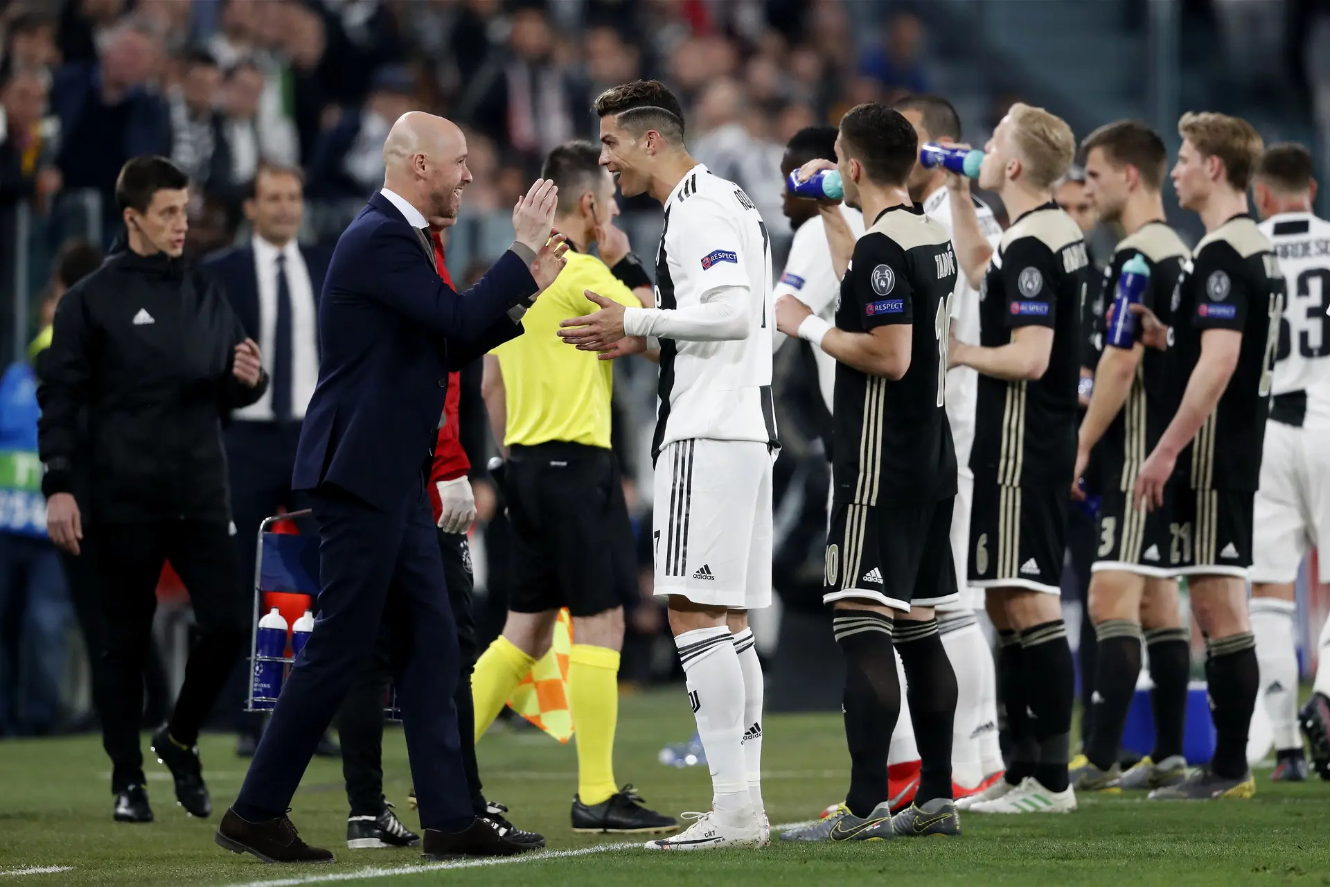 Ten Hag krijgt positief advies: 'Ronaldo gaat uit de hand van Ten Hag eten'