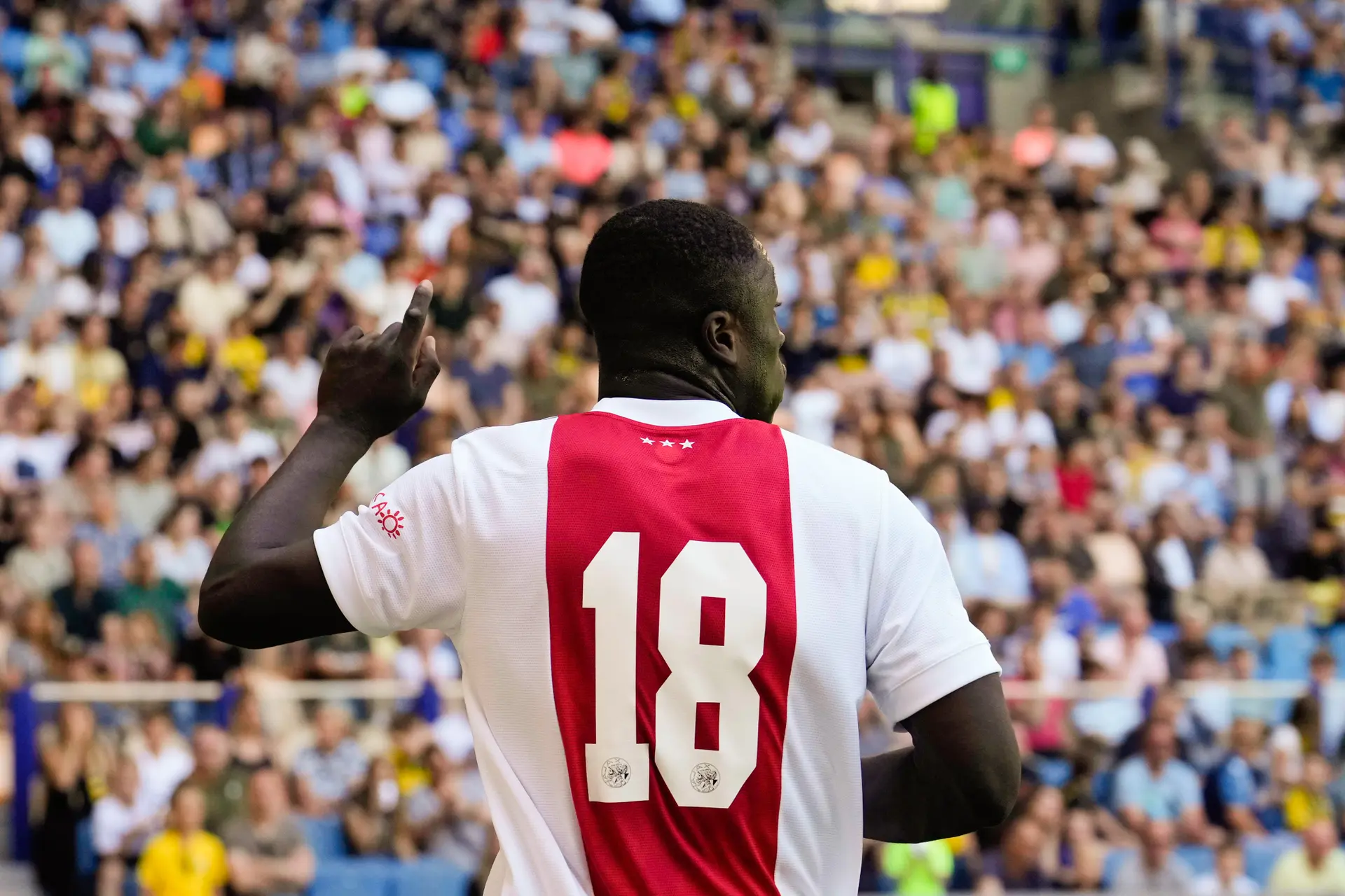 [Update II] 'Ajax bereidt papierwerk voor Brobbey-transfer voor'