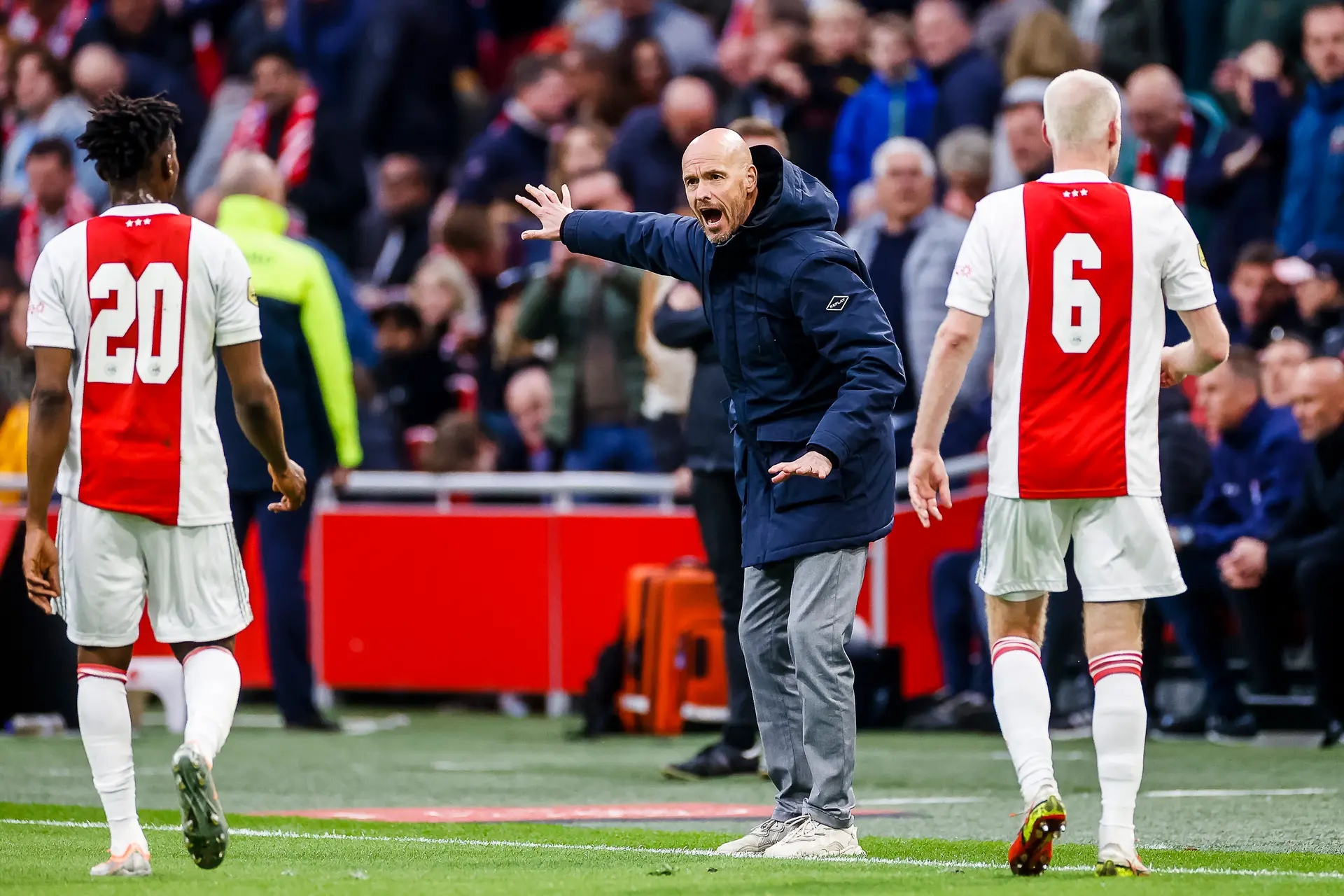 Ten Hag tegen AZ mogelijk terug naar 1-4-3-3: 'Ben niet zo'n autist dat dit nu het systeem is'