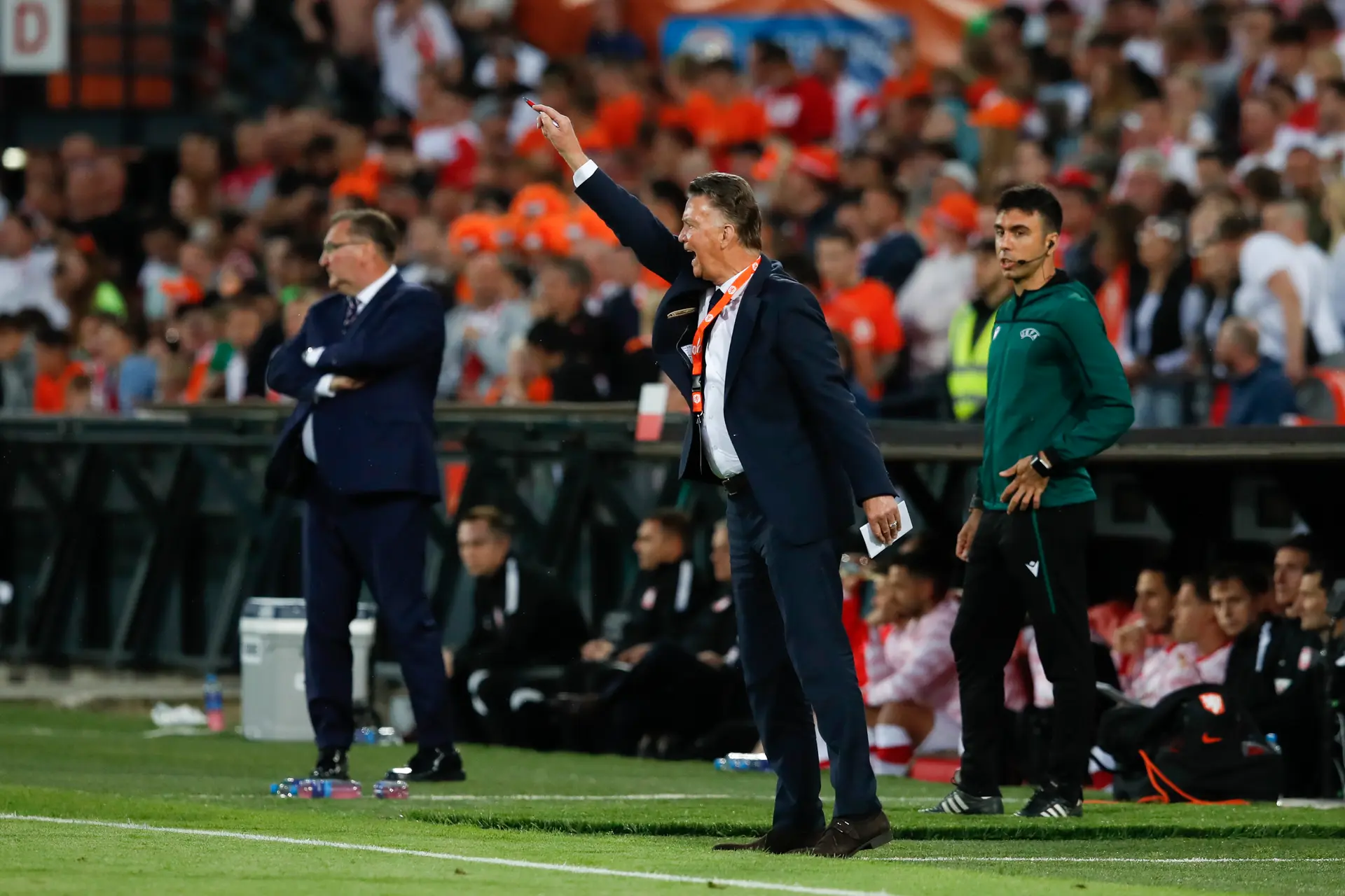 FIFA volgt UEFA: Van Gaal mag 26 spelers meenemen naar WK
