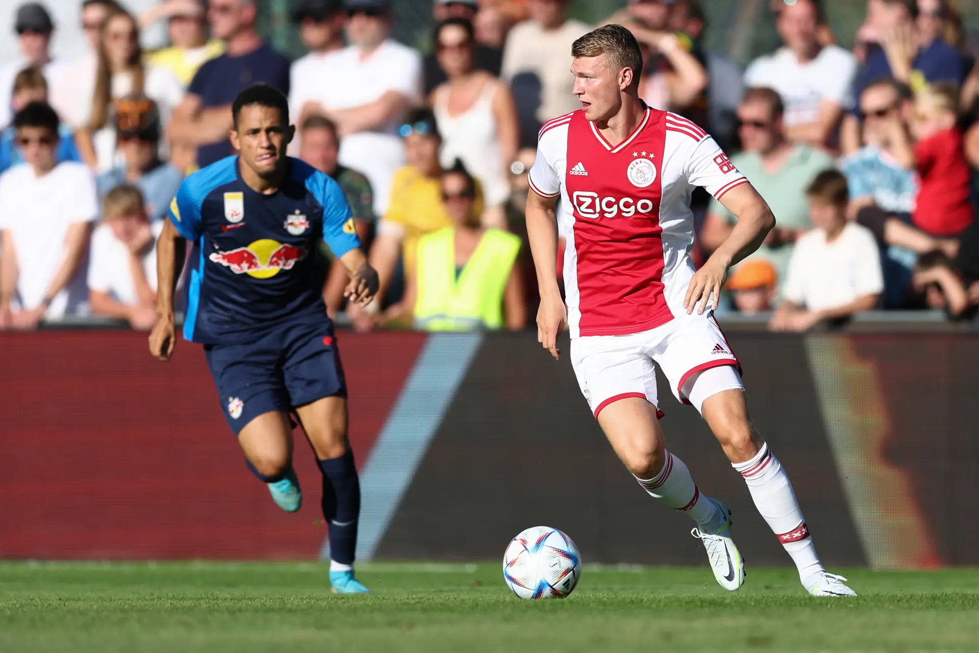 Schuurs beraadt zich over toekomst: 'Niet voor niets wil Ajax me niet laten gaan'