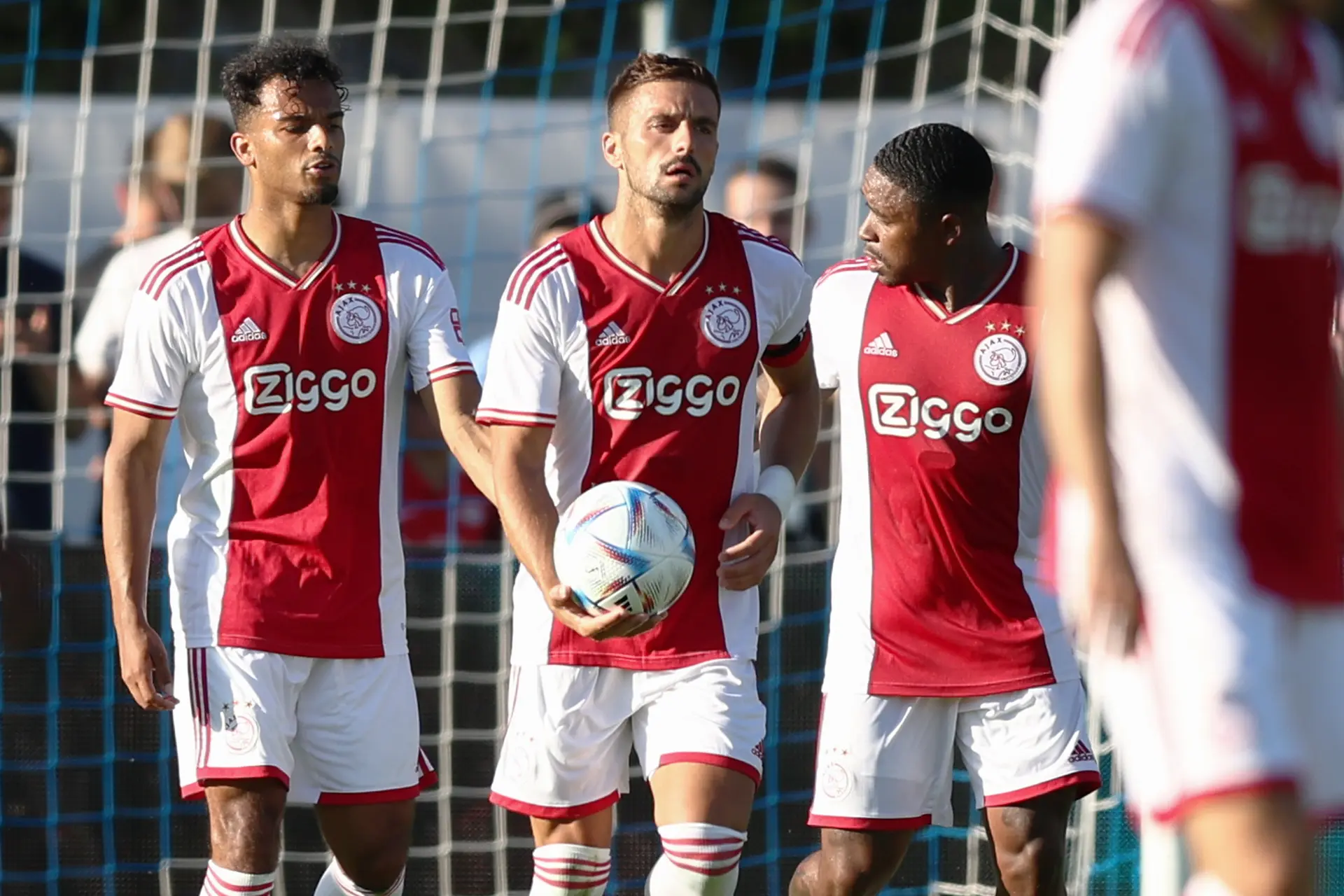 Schreuder hoopt op Tadić: 'Als hij dat niveau laat zien, speelt hij altijd'