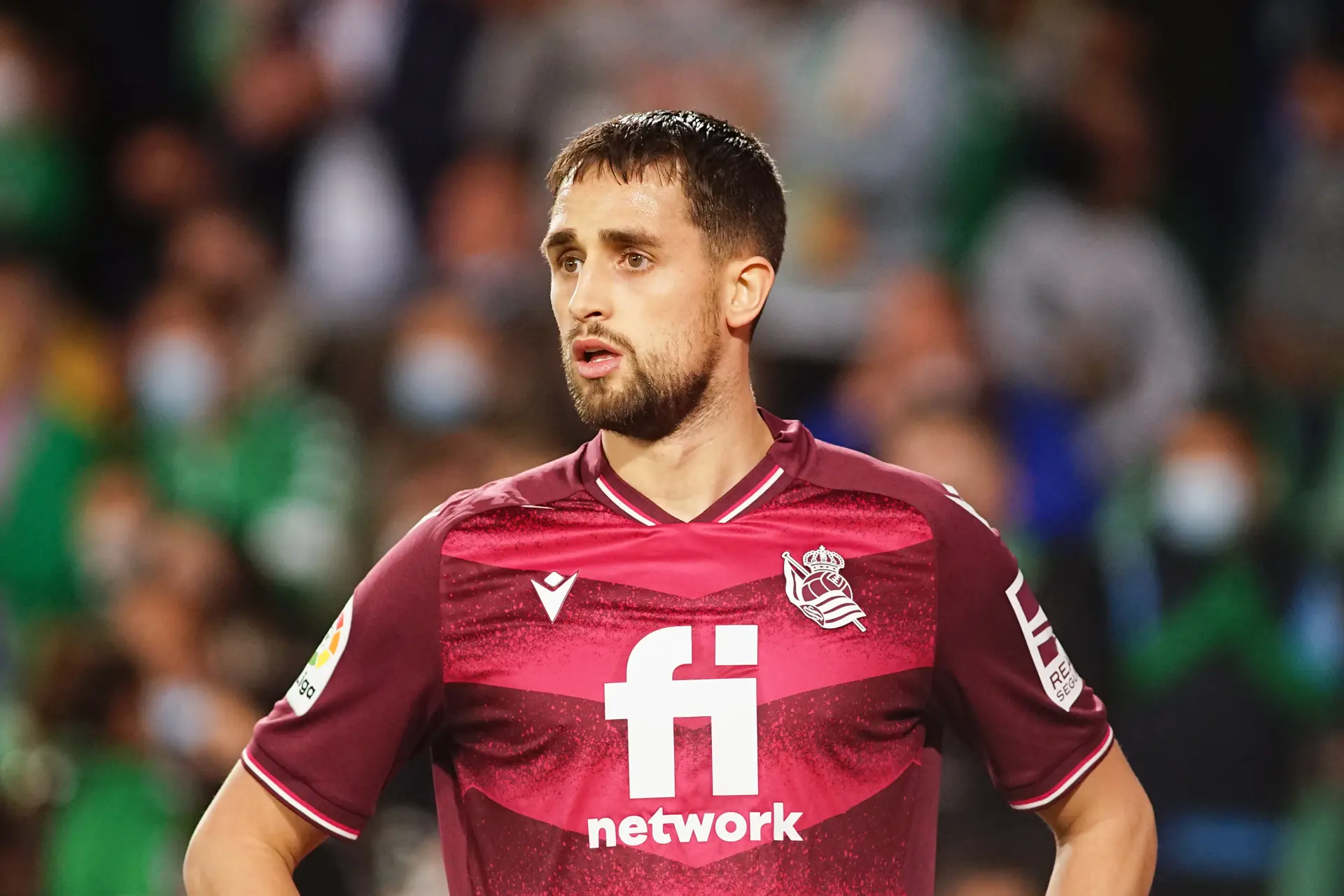 Sevilla presenteert Januzaj en sorteert voor op vertrek Ocampos
