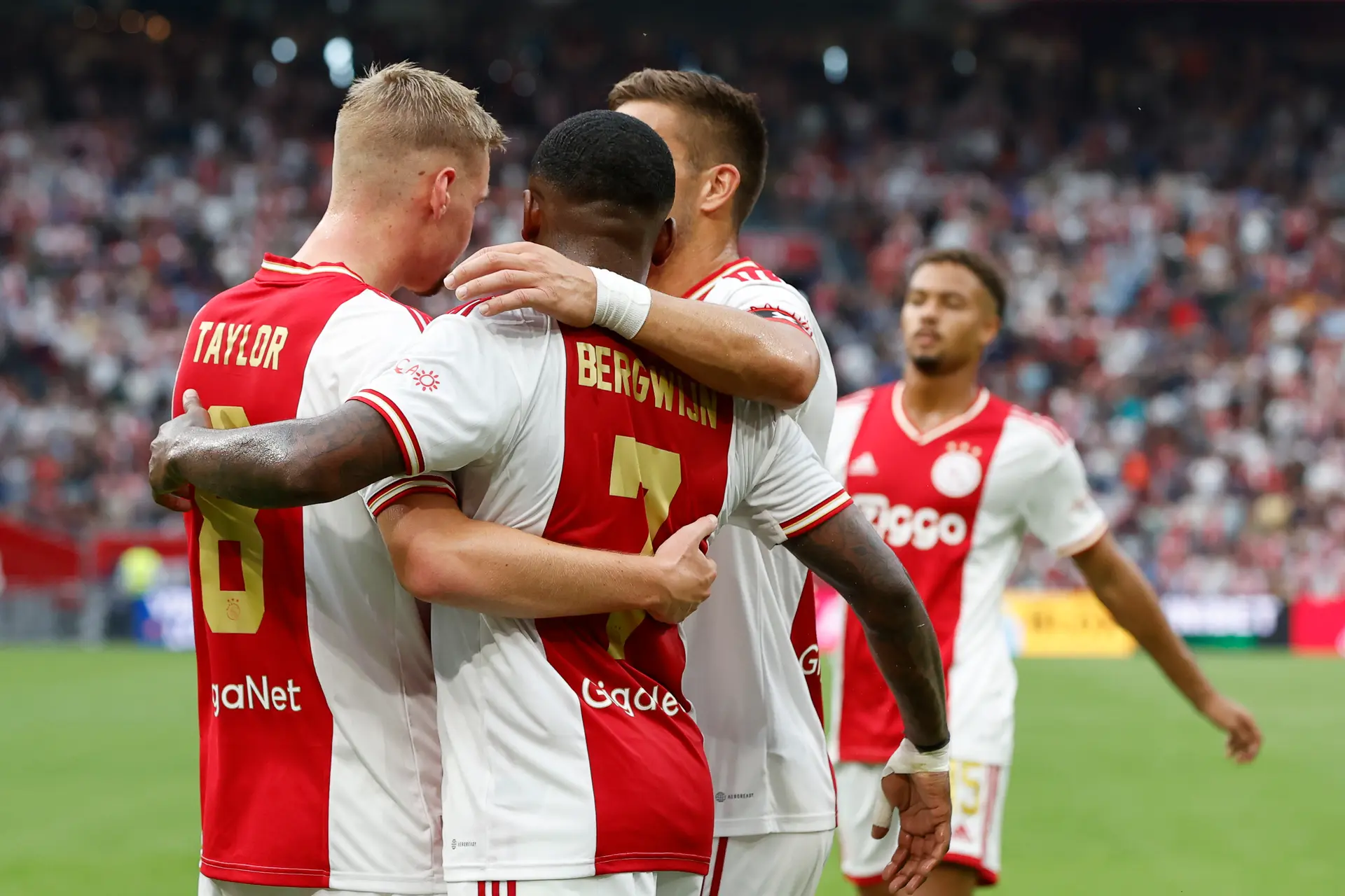 Bergwijn direct van grote waarde: 'Een speler die ook in de Champions League het verschil kan gaan maken'