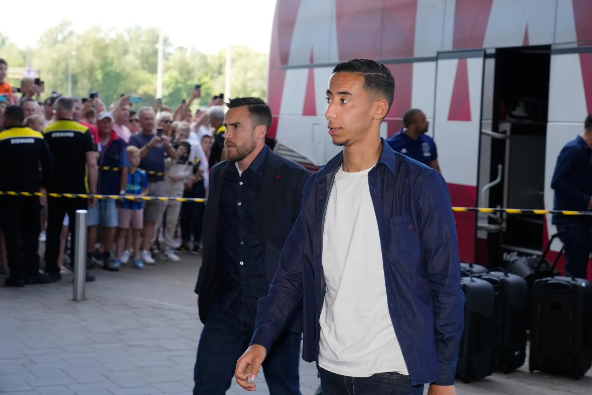 Ajax bevestigt contractverlenging en verhuur van Salah-Eddine