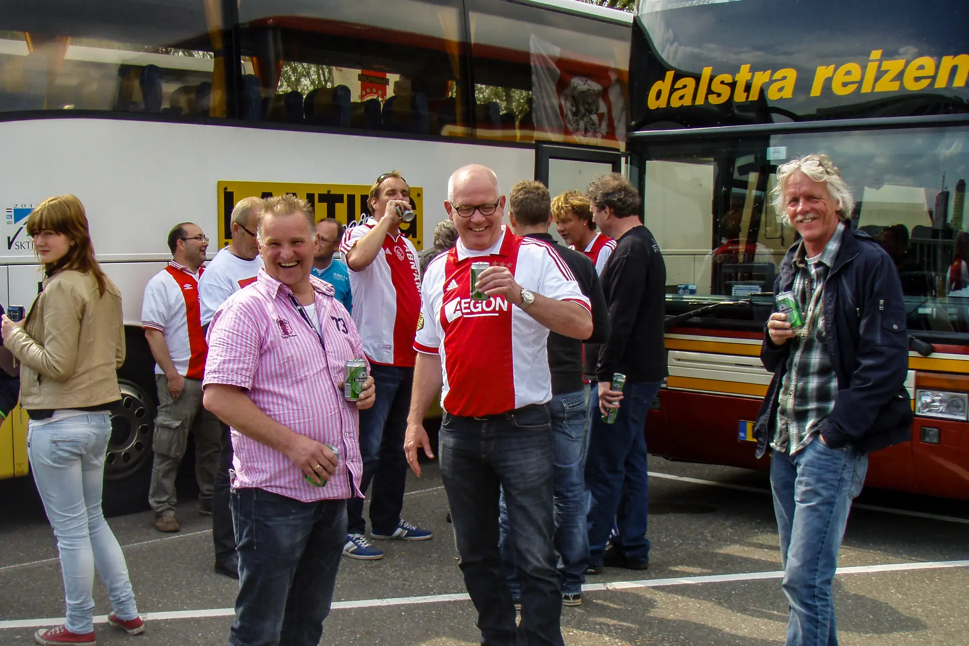 André Brink, organiseert vanaf Terschelling busreizen naar de ArenA:  ‘Vind het leuk om die blije gezichten te zien’