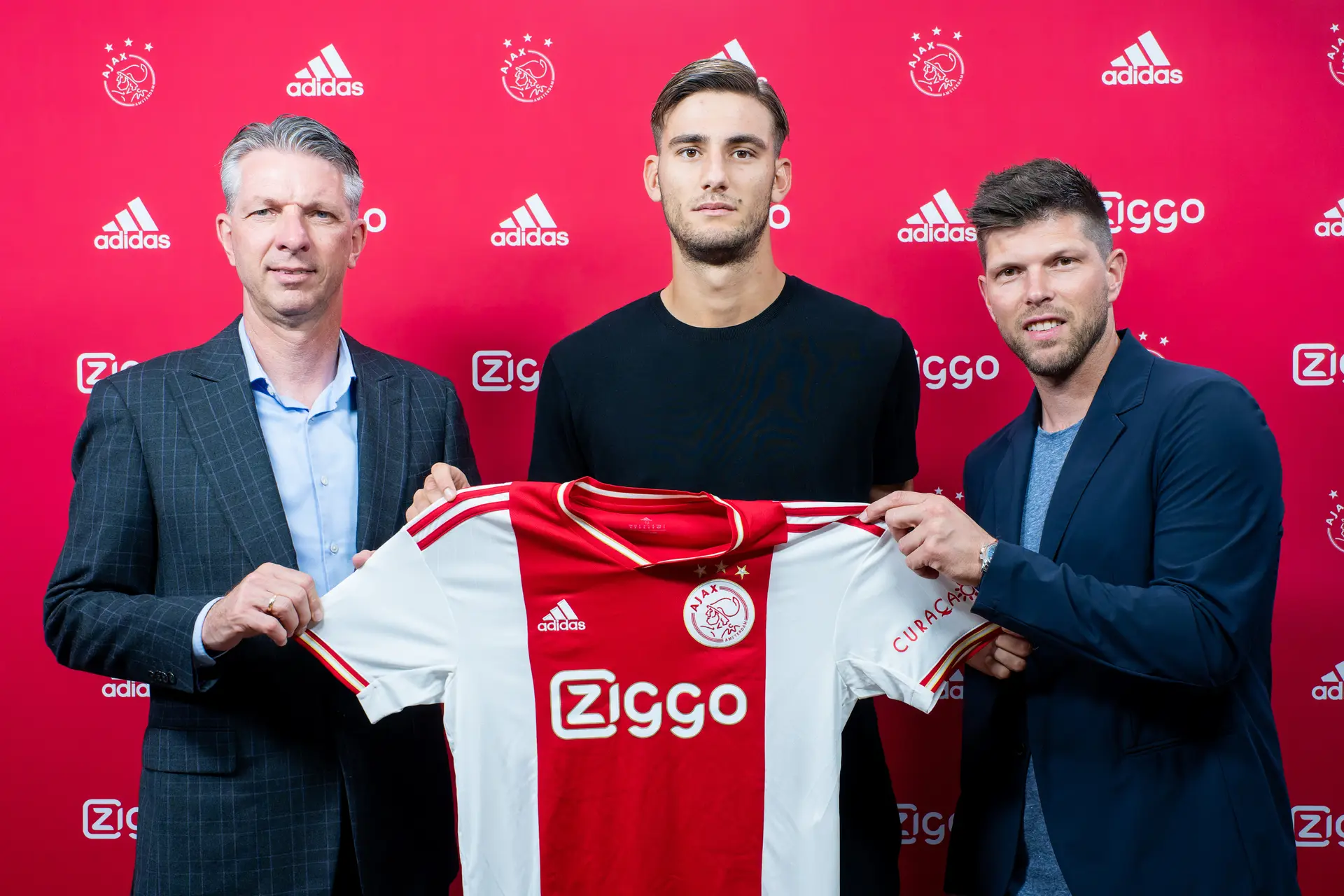 Lucca trots om Ajax-shirt te mogen dragen: 'Veel kampioenen hebben het gedragen'