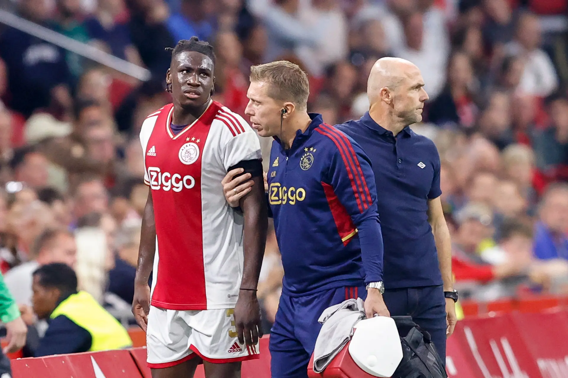 Bassey lijkt geen probleem richting Liverpool-uit: 'Het valt gelukkig mee'