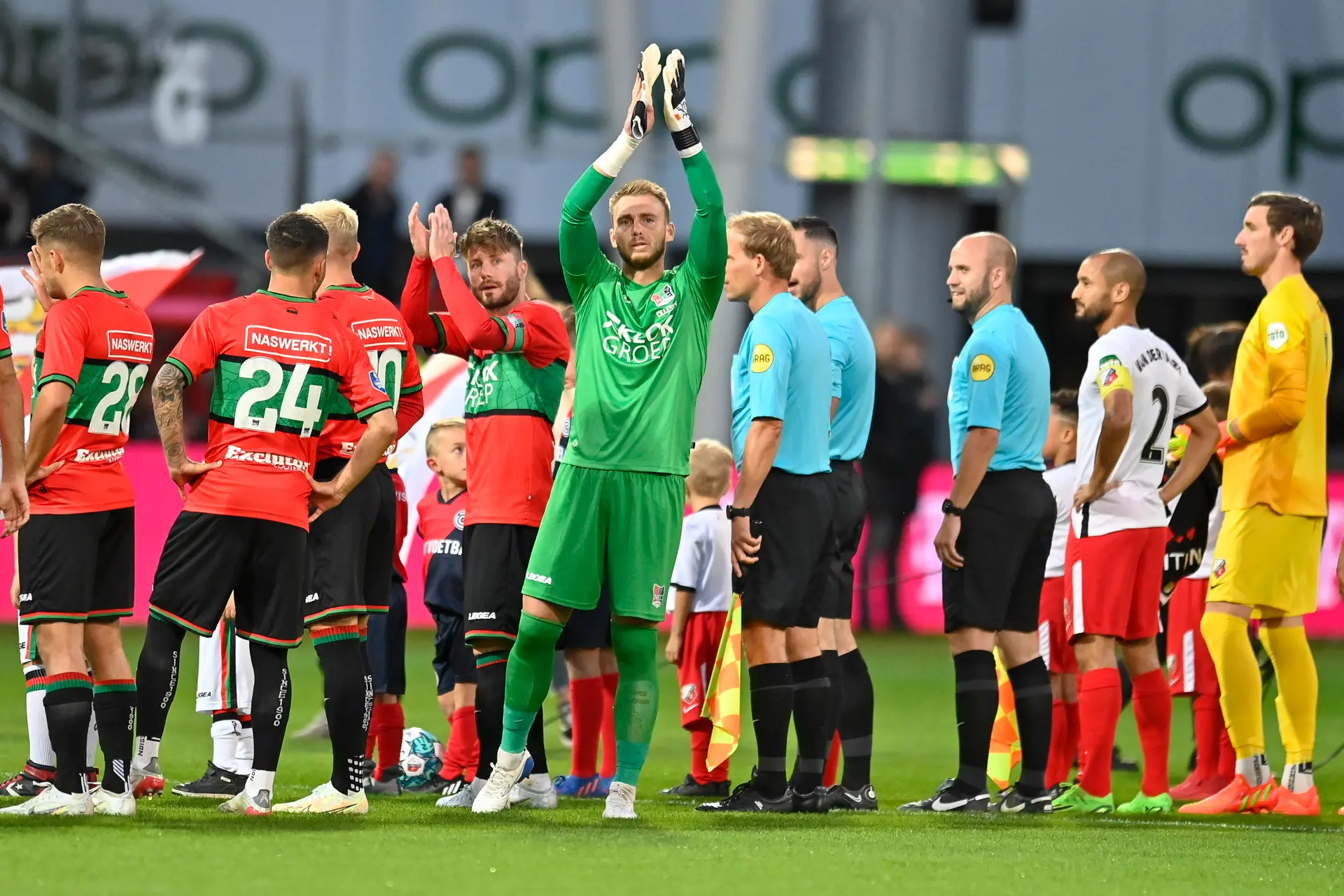 Cillessen onderscheidt zich bij gelijkspel van NEC tegen FC Utrecht