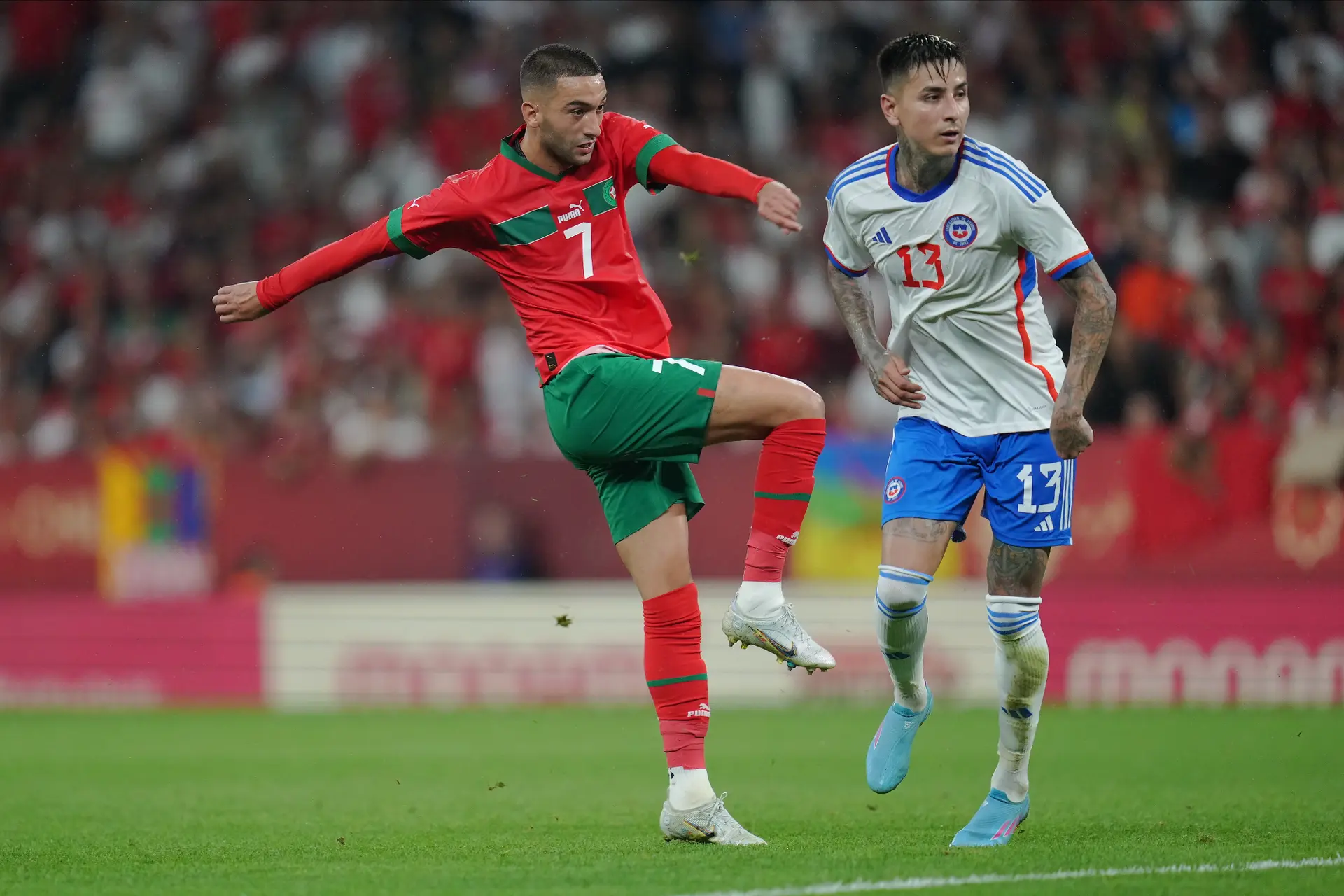 Ziyech en Mazraoui winnen van Chili