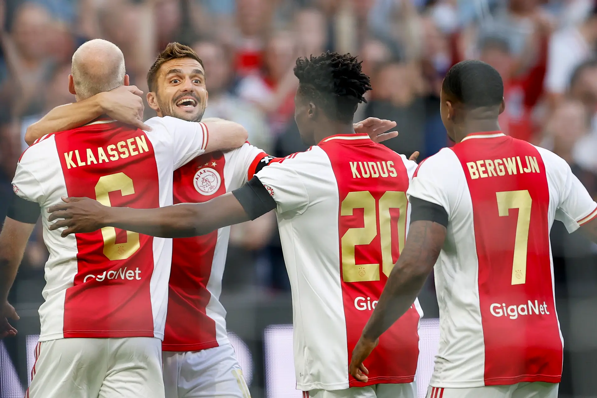 NB: 'Als Tadic dit vasthoudt, kan hij de oplossing zijn voor het vertrek van Antony'