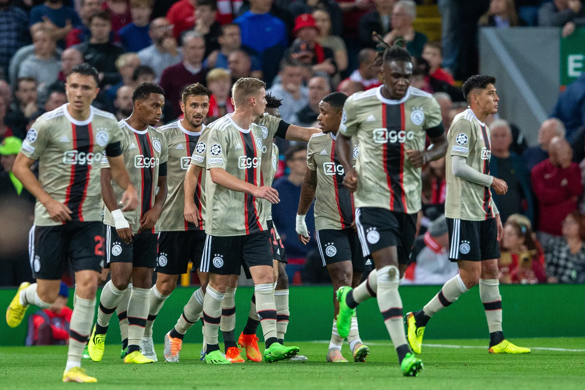 NB: 'Ajax heeft aangetoond dat het weerstand kan bieden op wereldtopniveau'