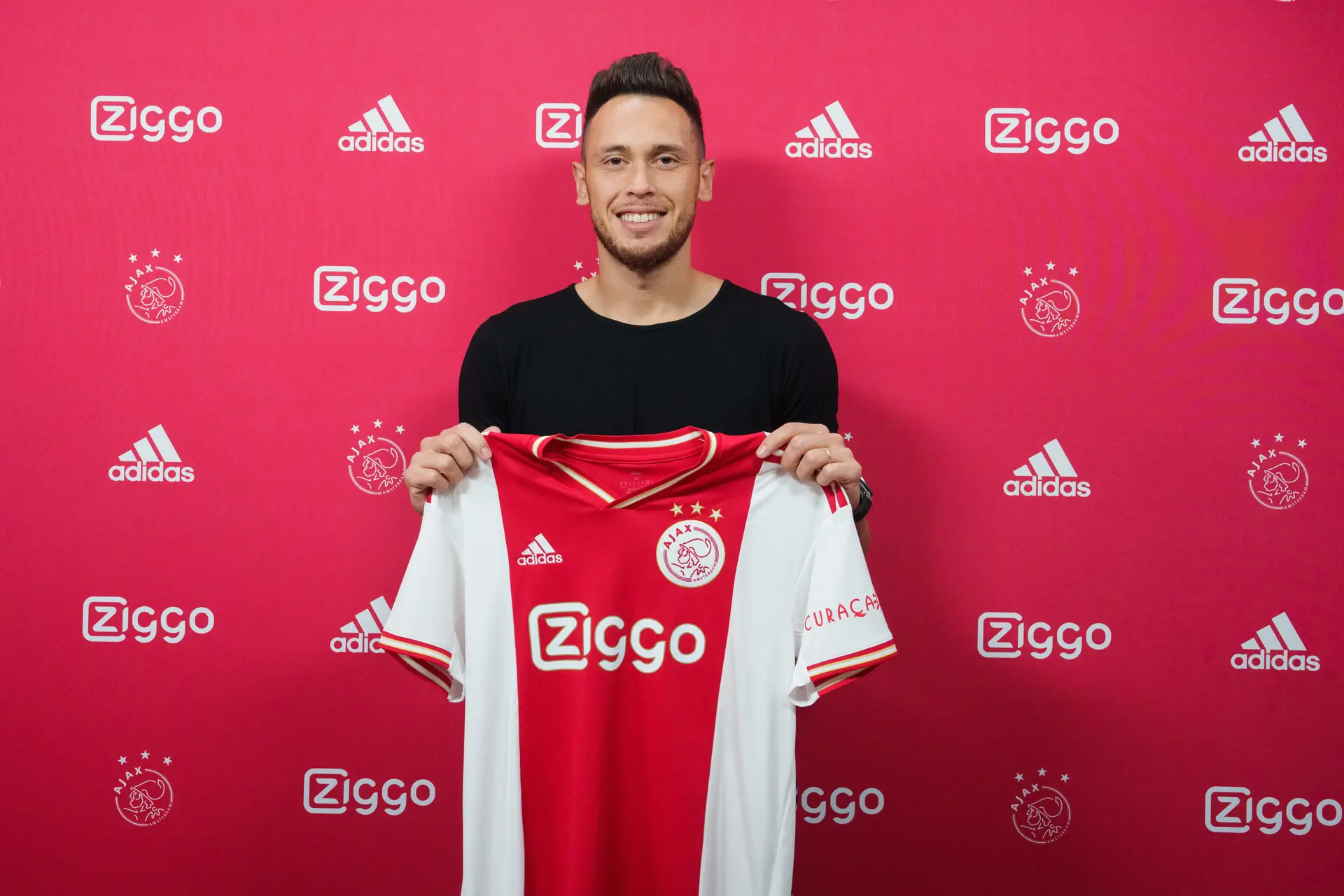 Ocampos stelt zichzelf voor: 'Geef altijd alles voor de club waar ik speel'