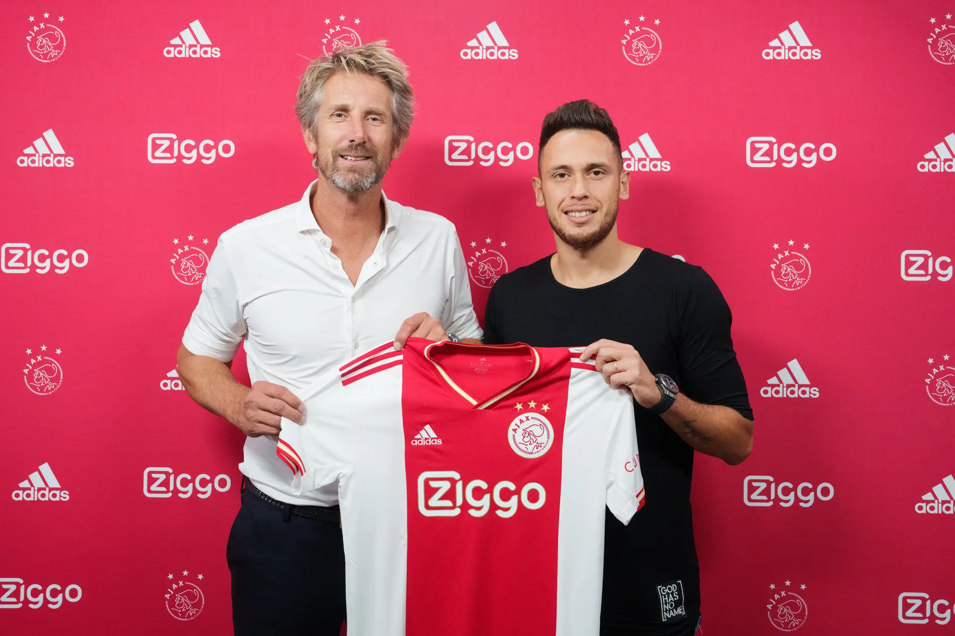 Van der Sar over transfer Ocampos: 'Heeft wat haken en ogen en late nachten gekost'